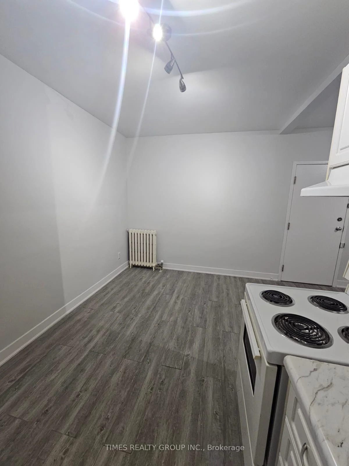 Photo 11 of Unit 201, 1566 Avenue Road, Toronto, Bedford Park-Nortown — HOMEH