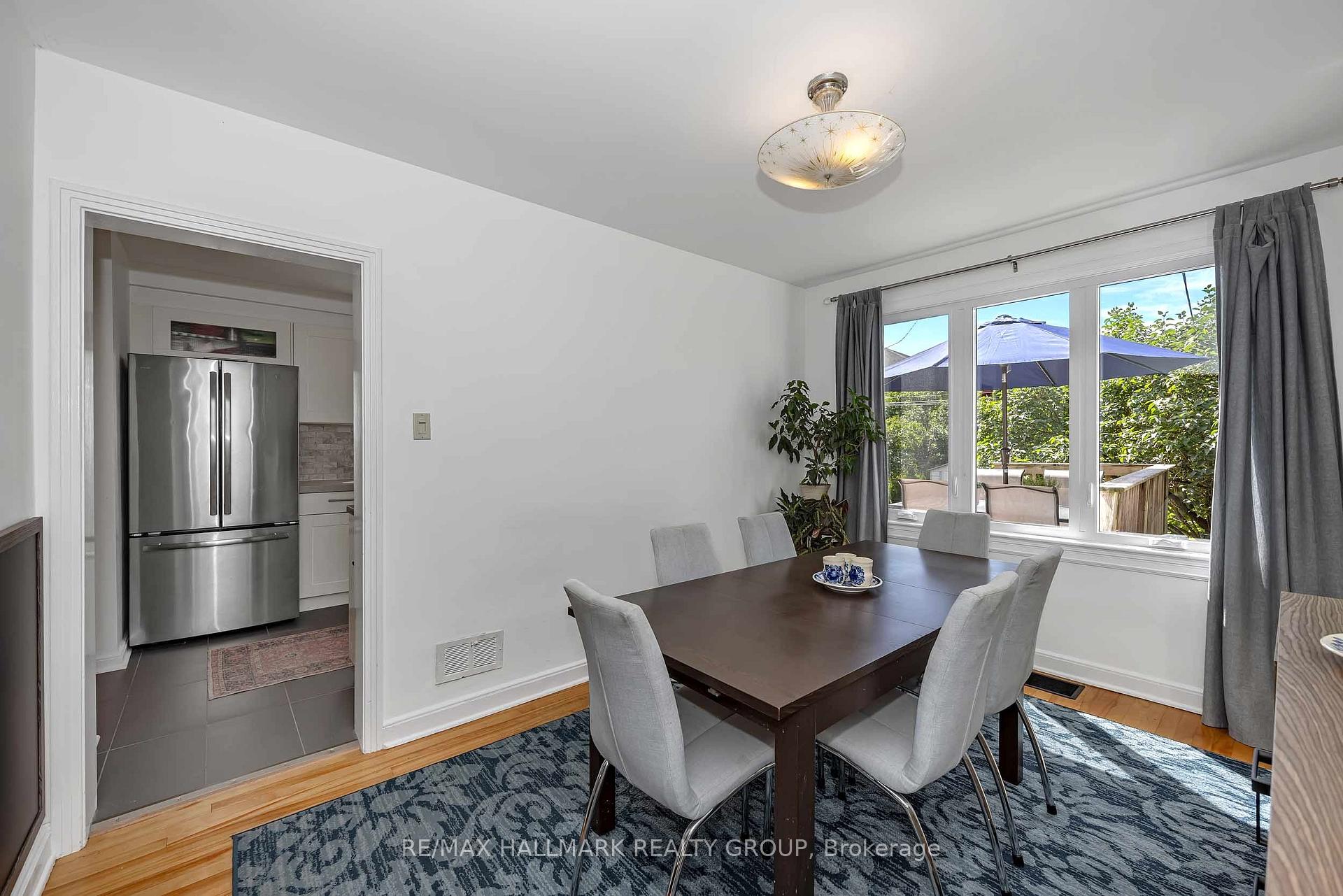 Photo 11 of 2100 Blossom Drive, Ottawa, Applewood Acres — HOMEH