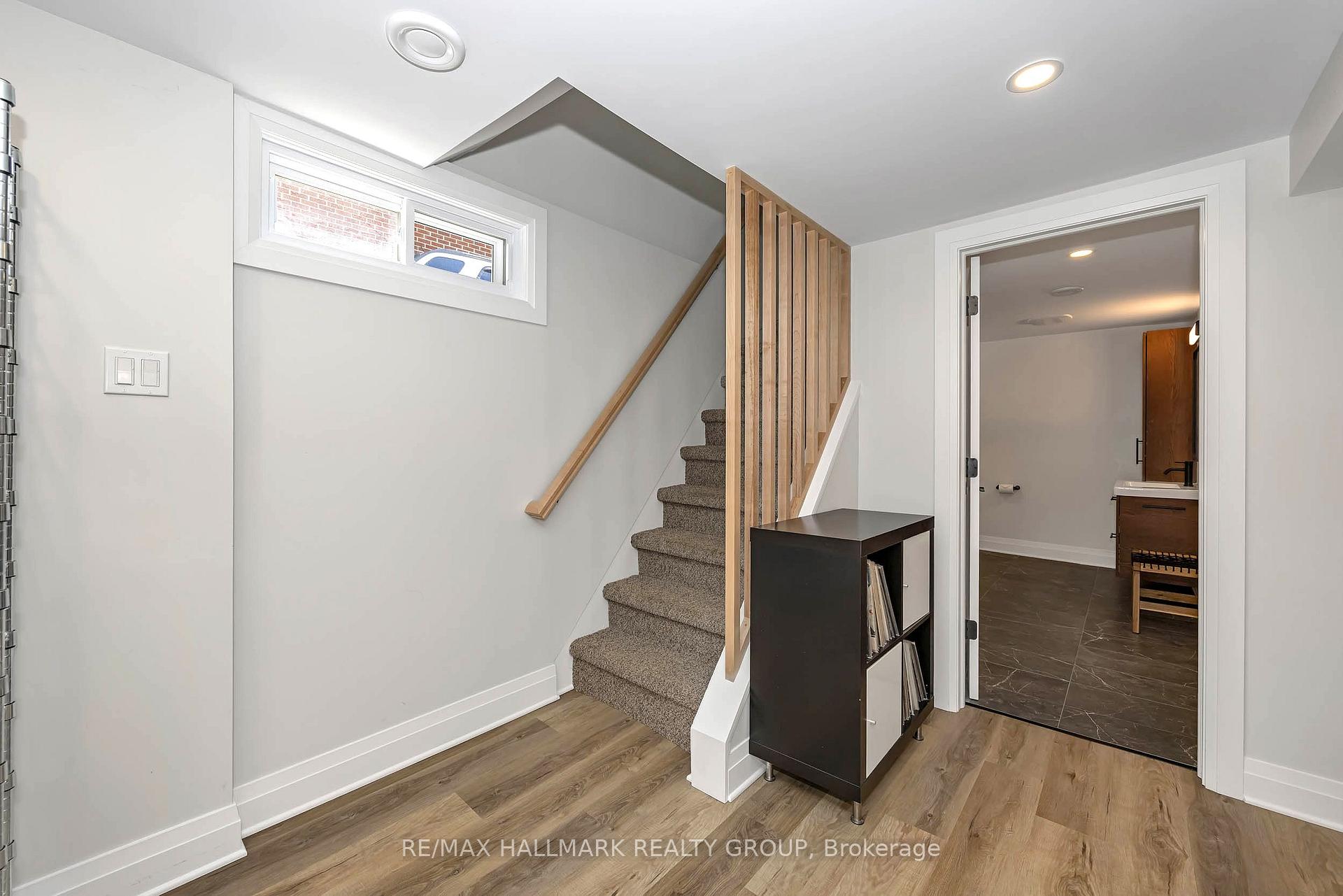 Photo 30 of 2100 Blossom Drive, Ottawa, Applewood Acres — HOMEH