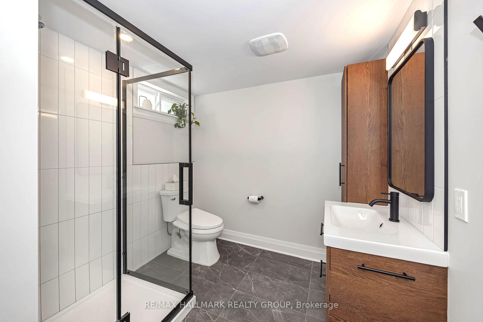 Photo 35 of 2100 Blossom Drive, Ottawa, Applewood Acres — HOMEH