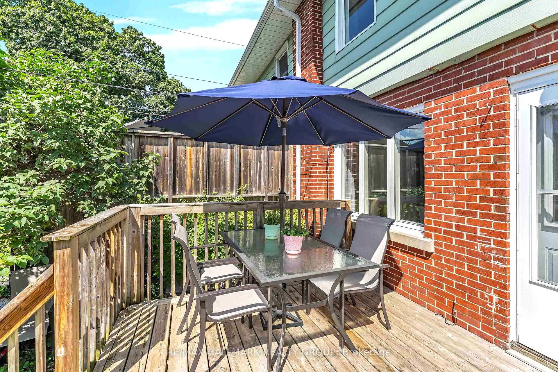 Photo 38 of 2100 Blossom Drive, Ottawa, Applewood Acres — HOMEH