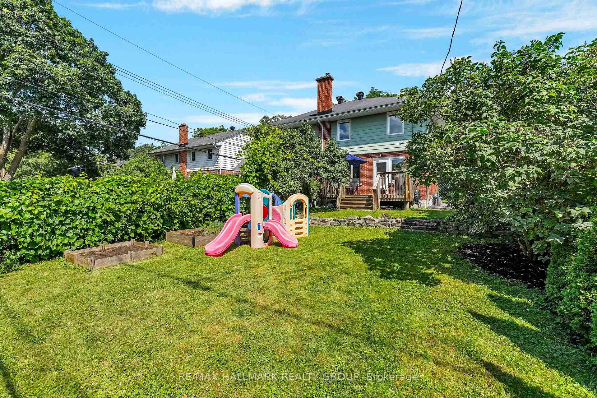 Photo 42 of 2100 Blossom Drive, Ottawa, Applewood Acres — HOMEH