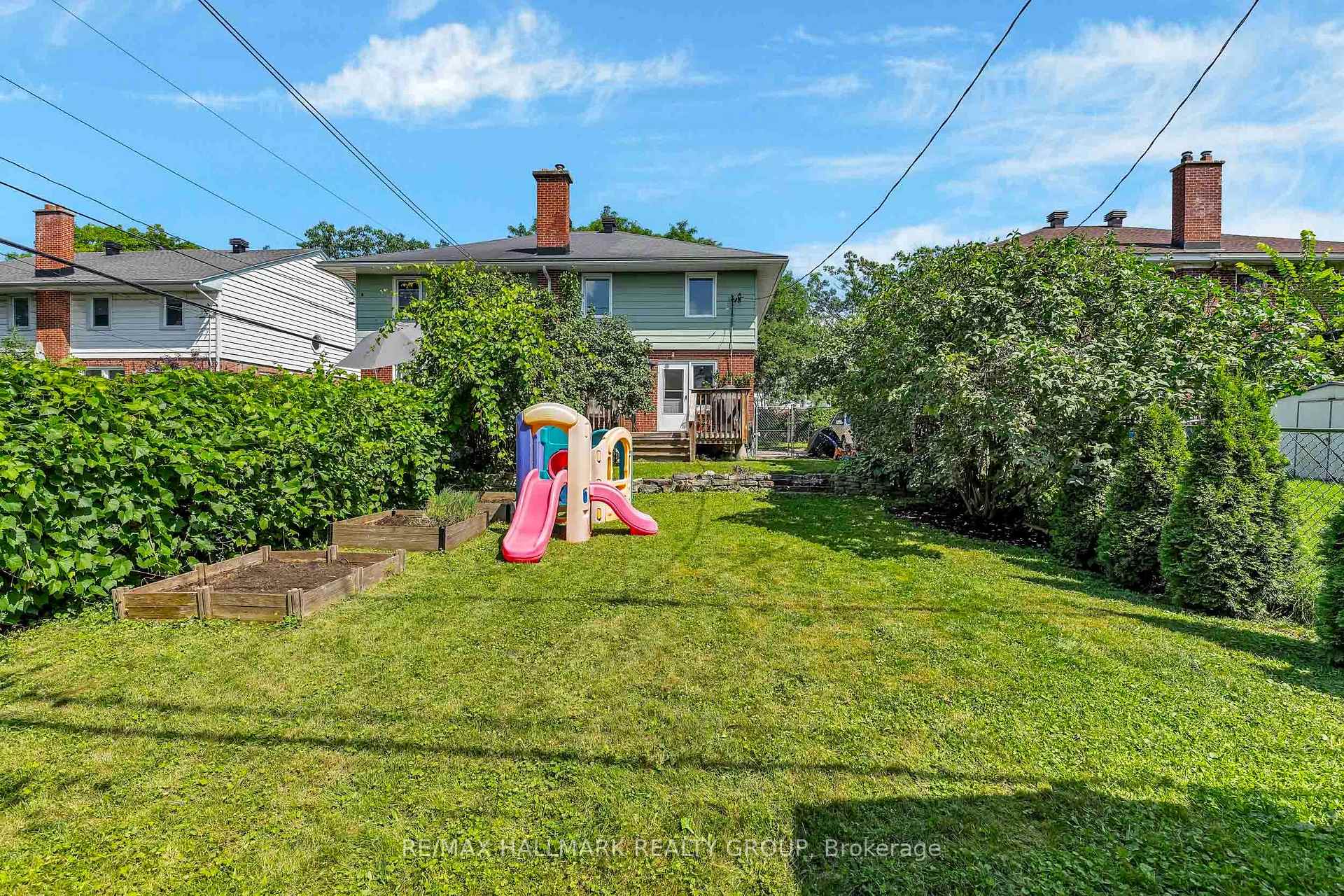 Photo 43 of 2100 Blossom Drive, Ottawa, Applewood Acres — HOMEH