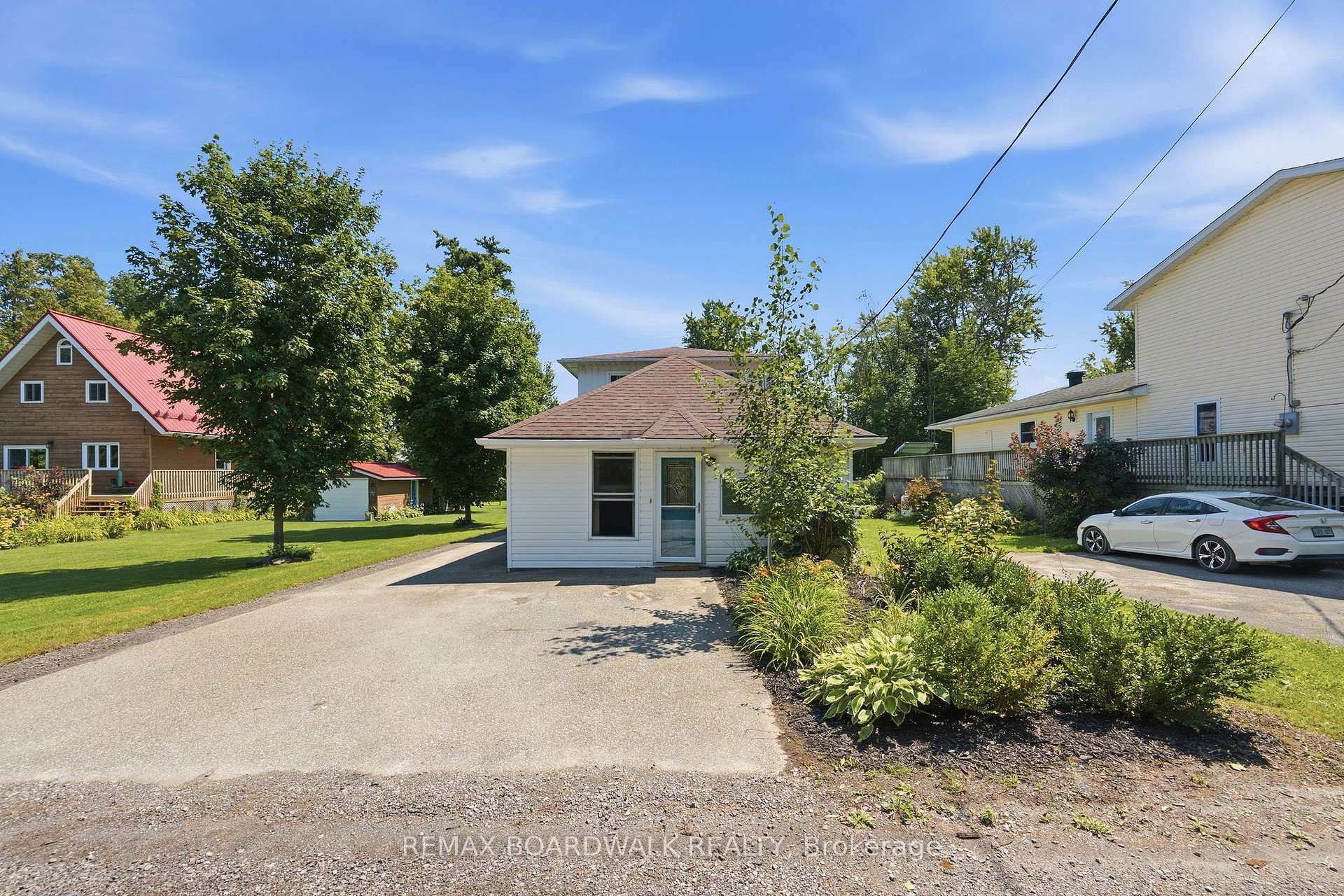 Photo 2 of 264 Birch Avenue, Beckwith, Beckwith Twp — HOMEH