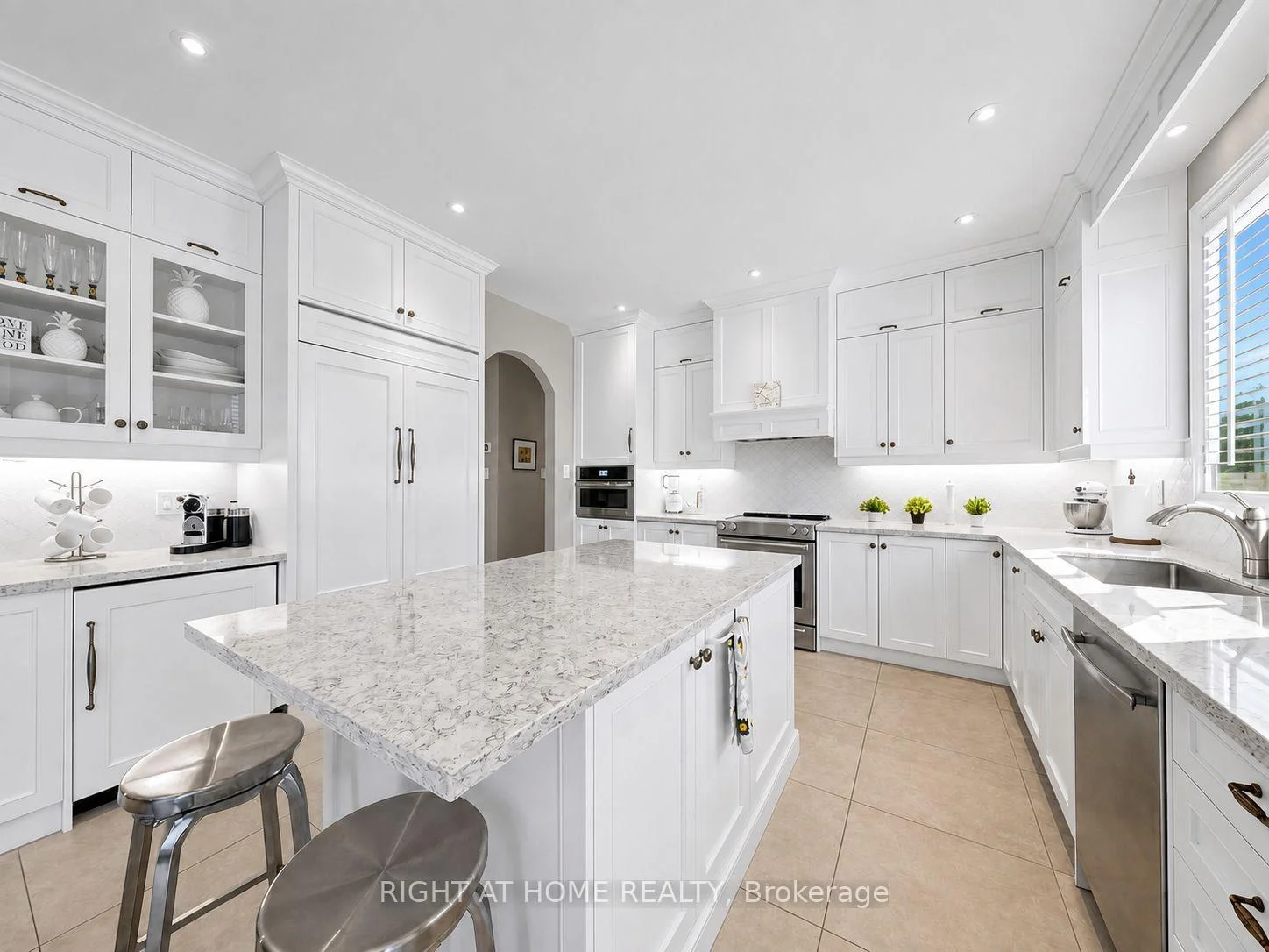 Photo 13 of 32 Lake Forest Drive, Richmond Hill, Jefferson — HOMEH