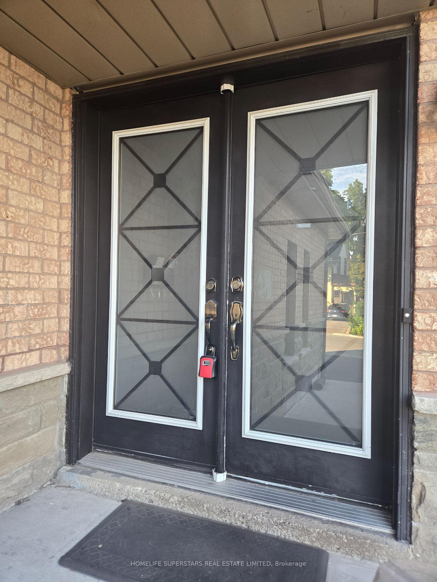 Photo 2 of 14 Archibald Street, Brampton, Brampton West — HOMEH