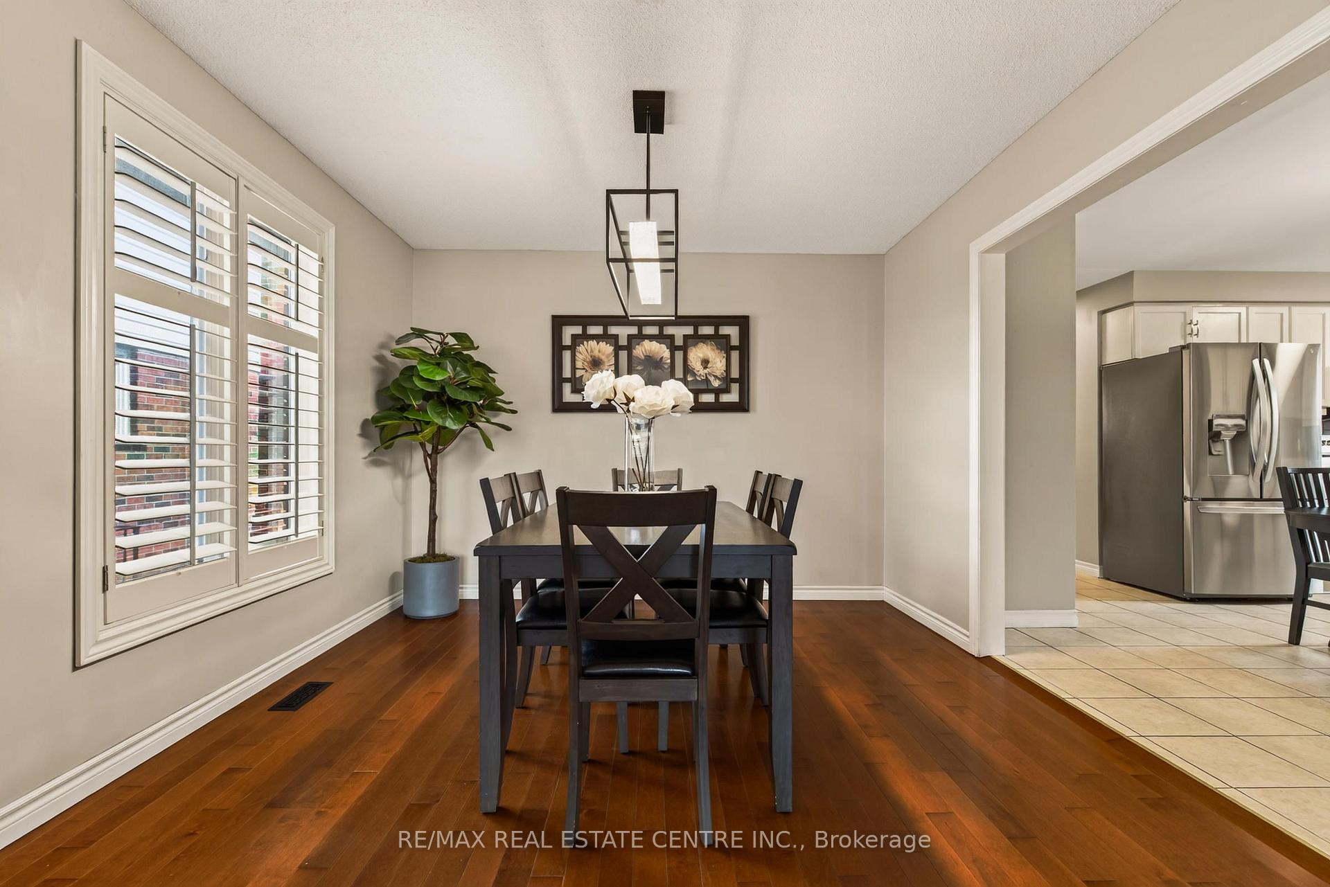 Photo 9 of 39 Trenholme Crescent, Hamilton, Trenholme — HOMEH