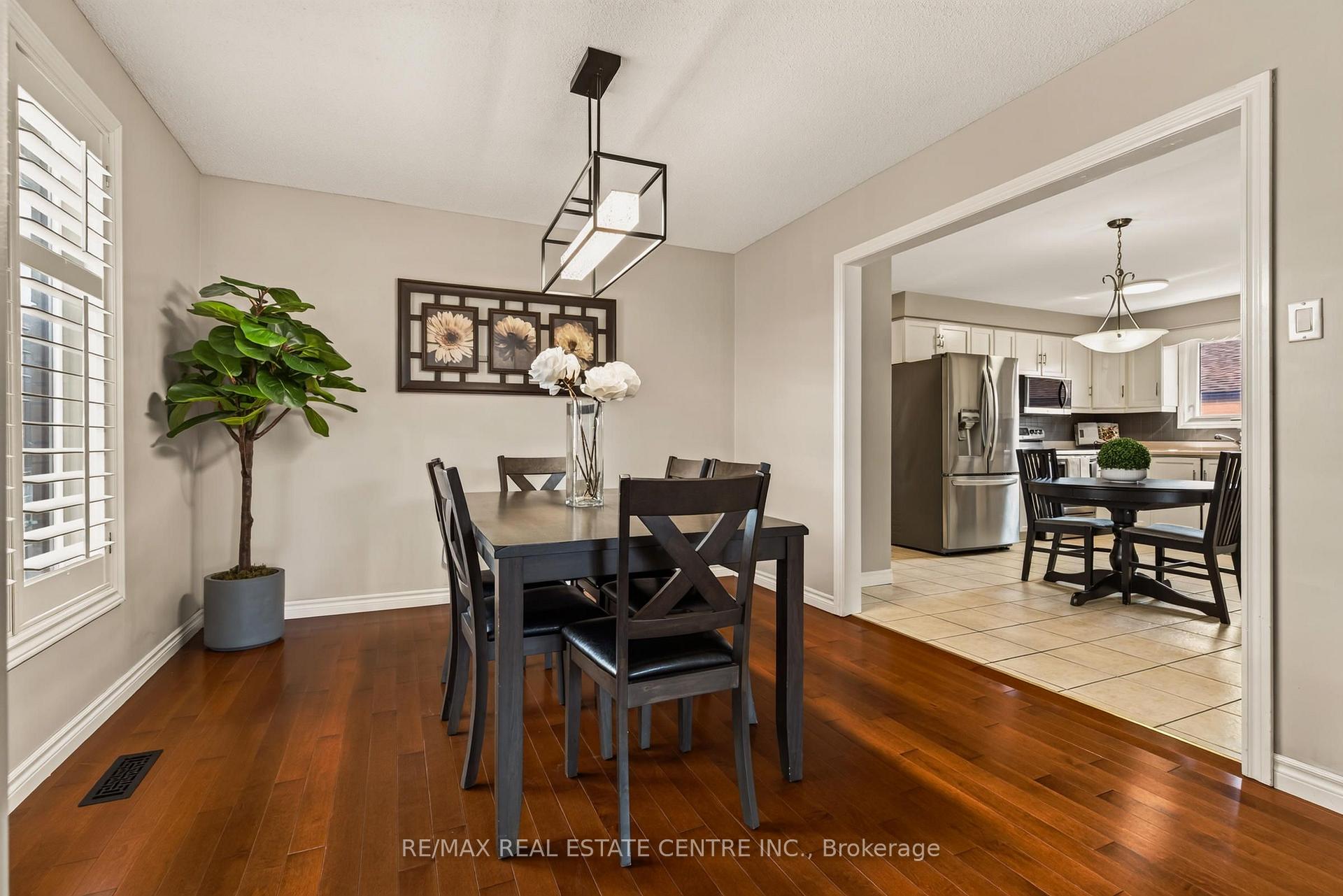 Photo 10 of 39 Trenholme Crescent, Hamilton, Trenholme — HOMEH
