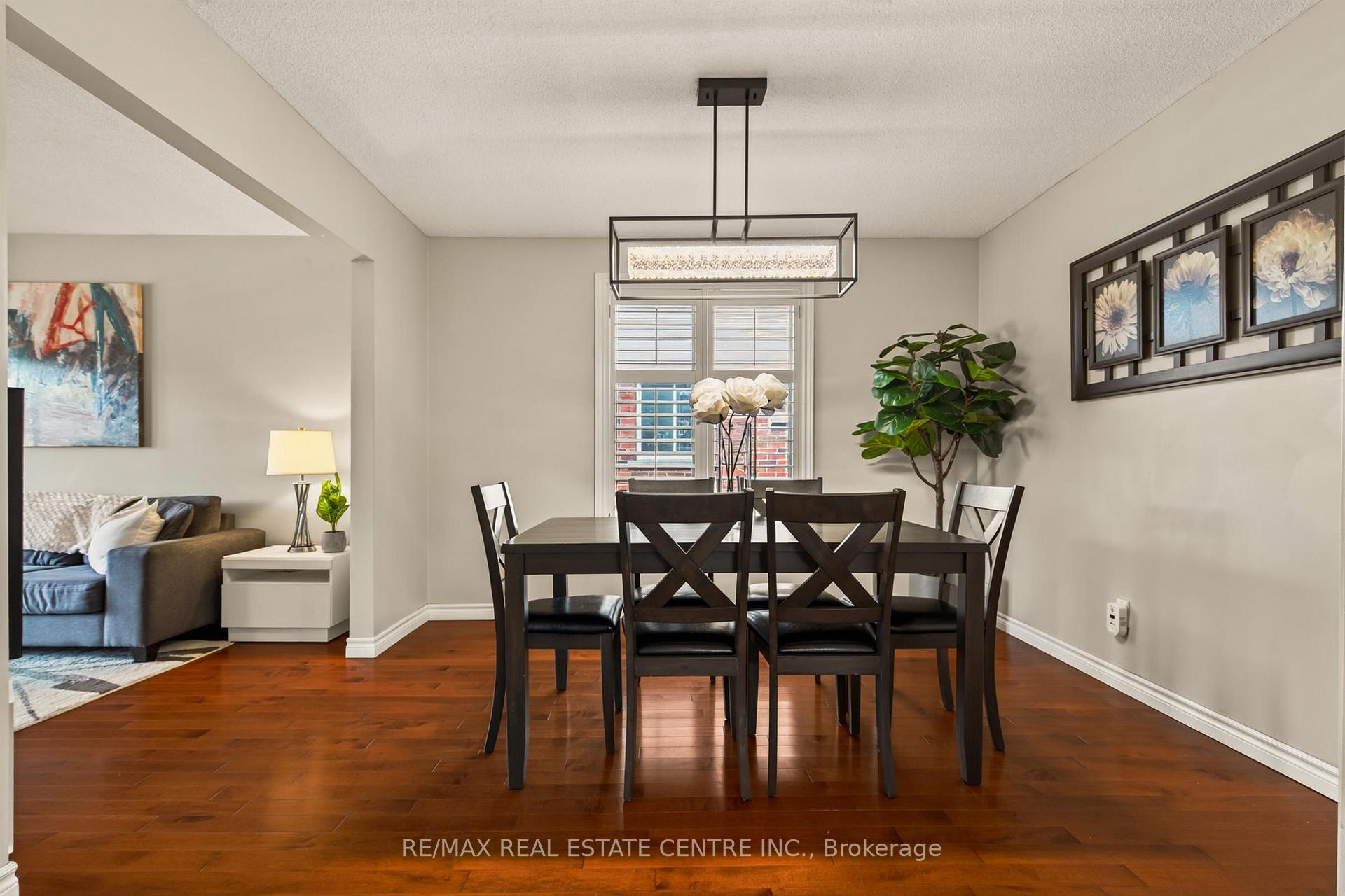 Photo 11 of 39 Trenholme Crescent, Hamilton, Trenholme — HOMEH