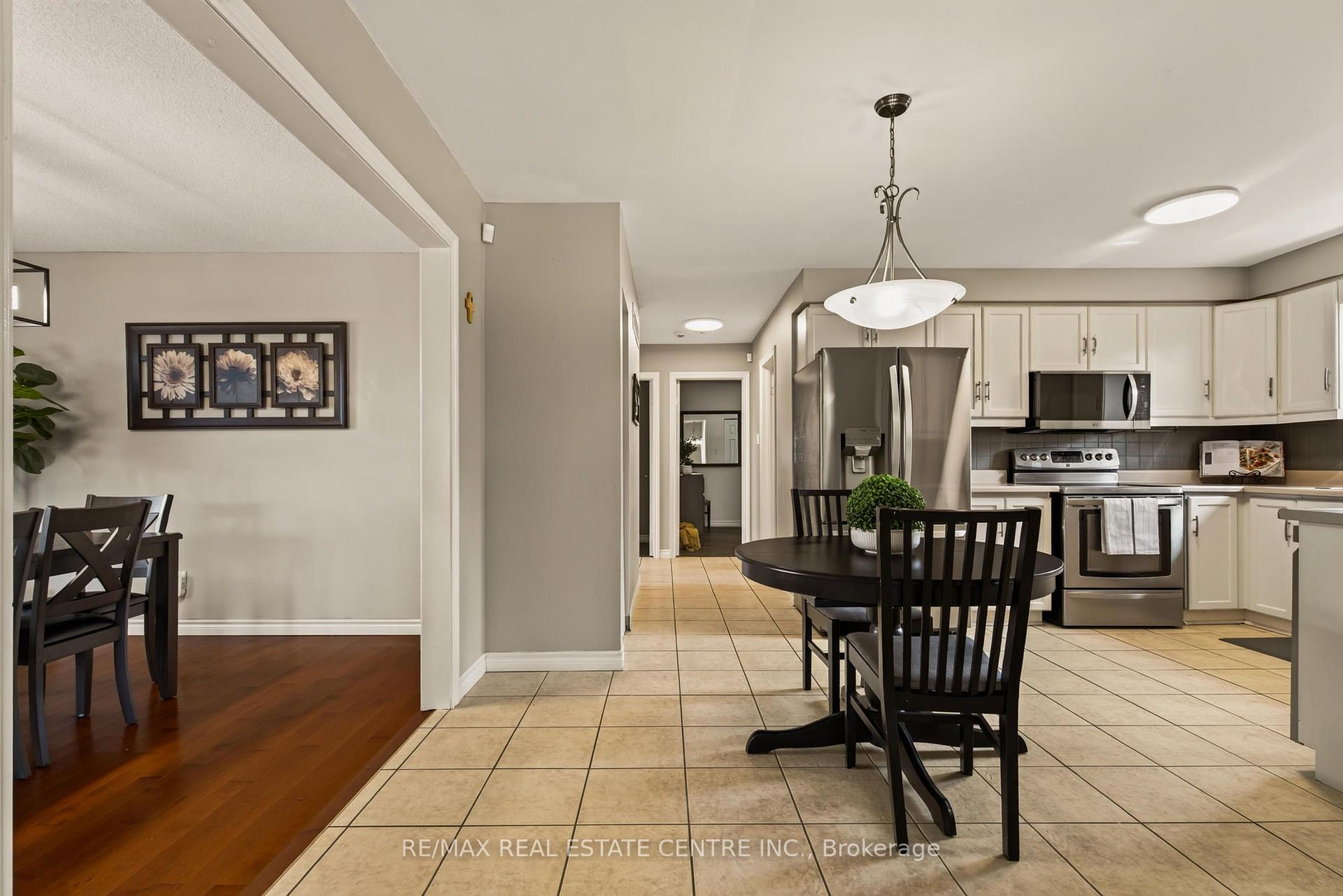 Photo 14 of 39 Trenholme Crescent, Hamilton, Trenholme — HOMEH