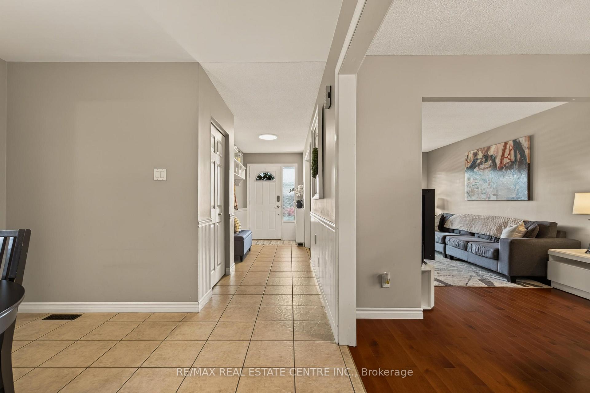 Photo 21 of 39 Trenholme Crescent, Hamilton, Trenholme — HOMEH
