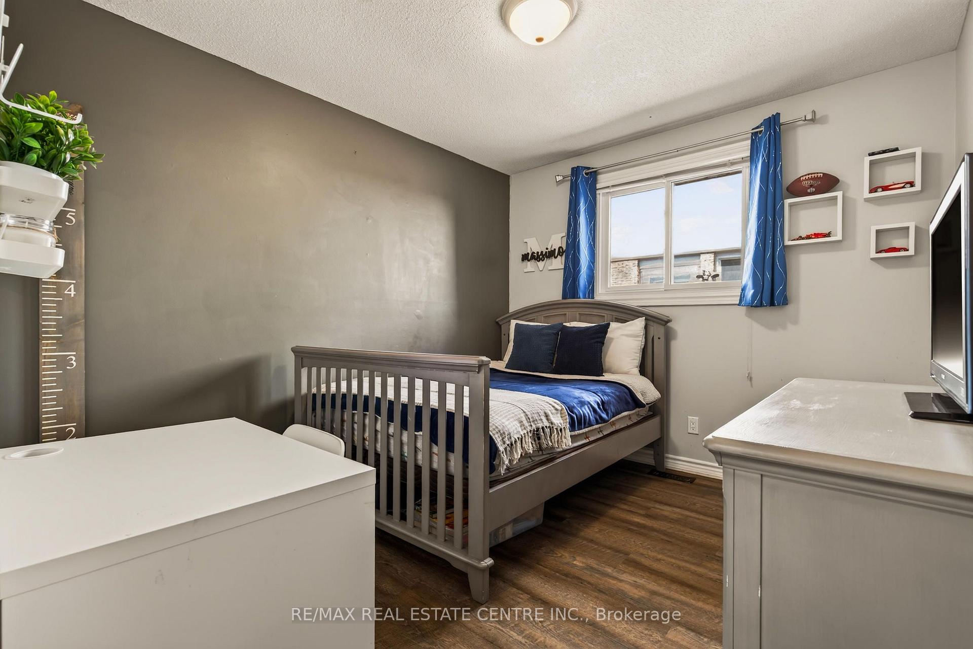 Photo 23 of 39 Trenholme Crescent, Hamilton, Trenholme — HOMEH
