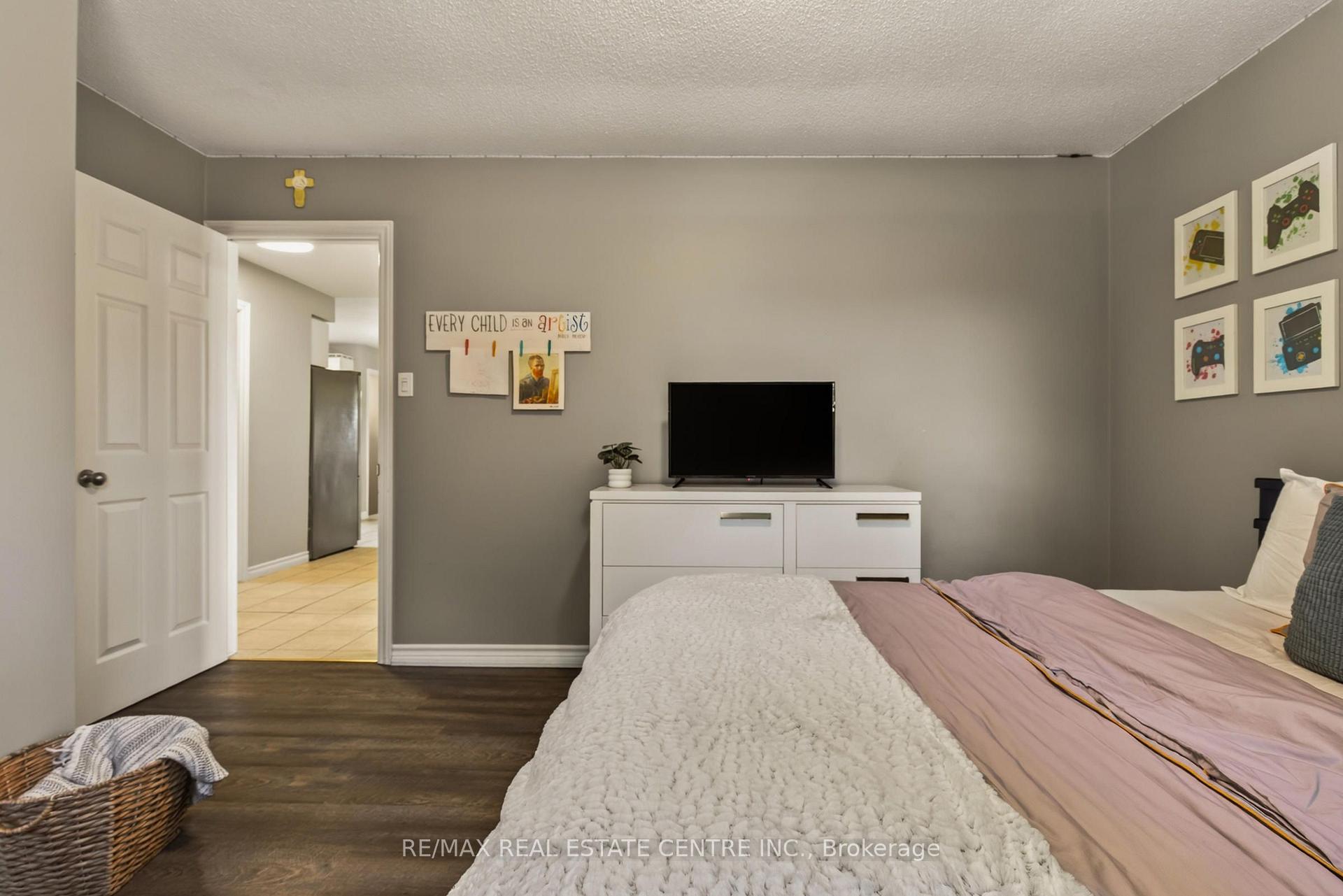 Photo 26 of 39 Trenholme Crescent, Hamilton, Trenholme — HOMEH