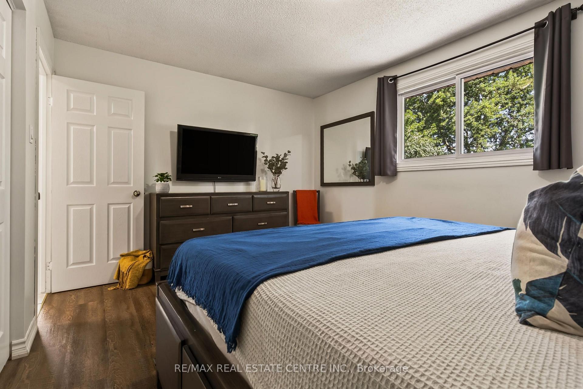 Photo 30 of 39 Trenholme Crescent, Hamilton, Trenholme — HOMEH