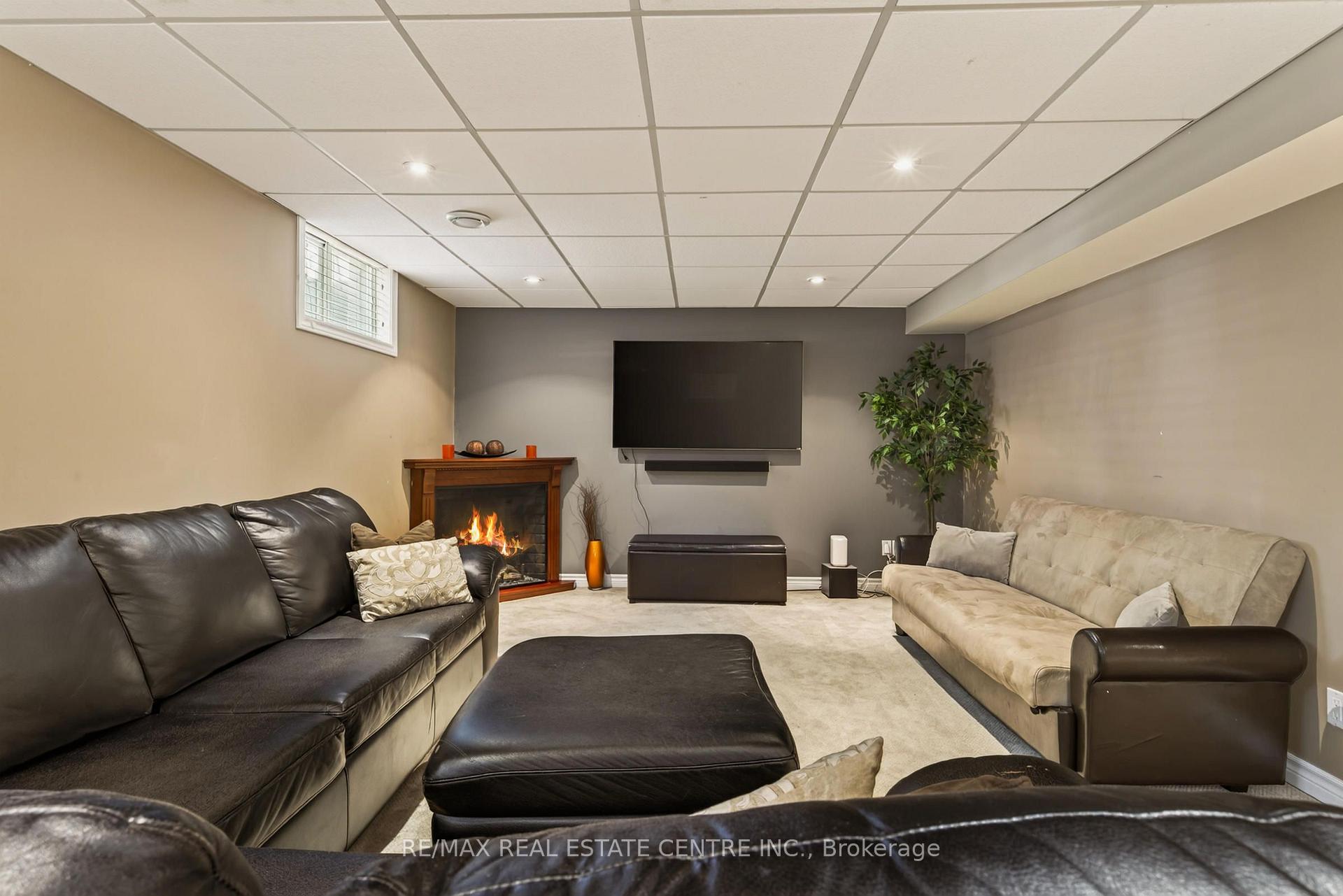 Photo 35 of 39 Trenholme Crescent, Hamilton, Trenholme — HOMEH