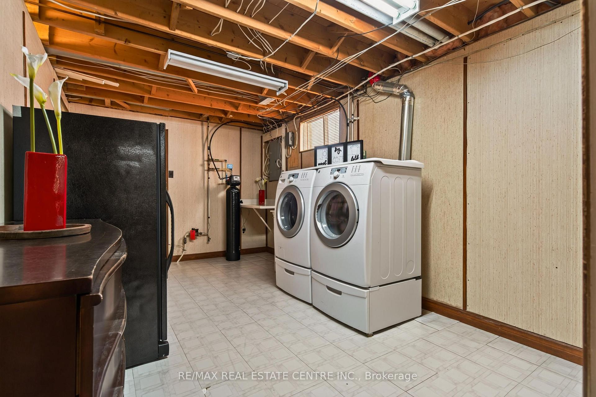 Photo 40 of 39 Trenholme Crescent, Hamilton, Trenholme — HOMEH