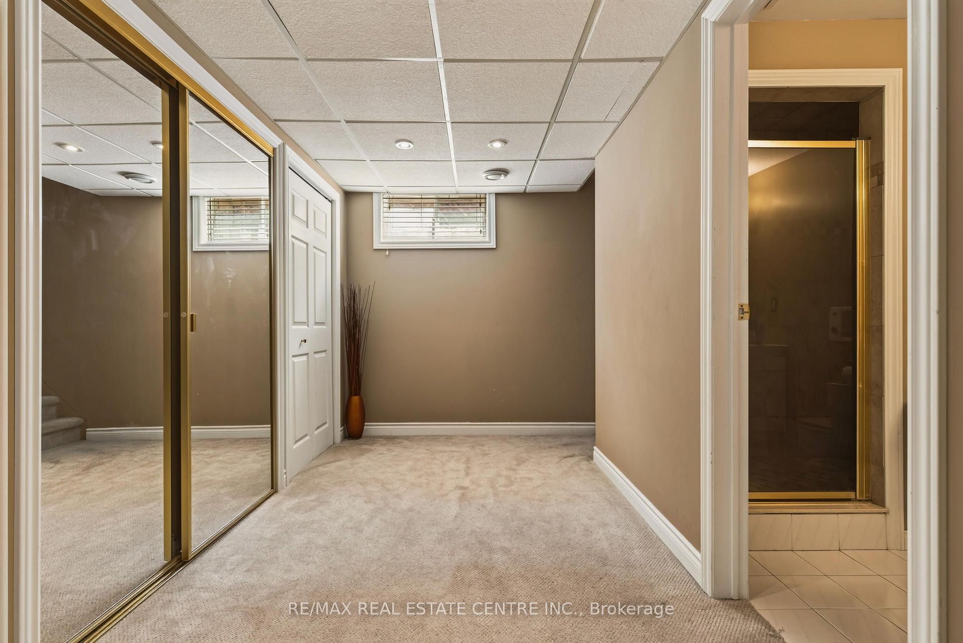 Photo 41 of 39 Trenholme Crescent, Hamilton, Trenholme — HOMEH