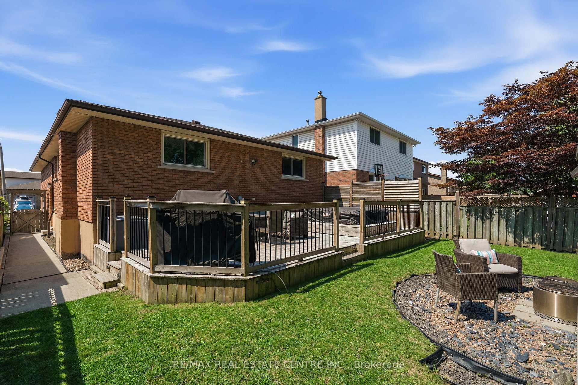 Photo 43 of 39 Trenholme Crescent, Hamilton, Trenholme — HOMEH