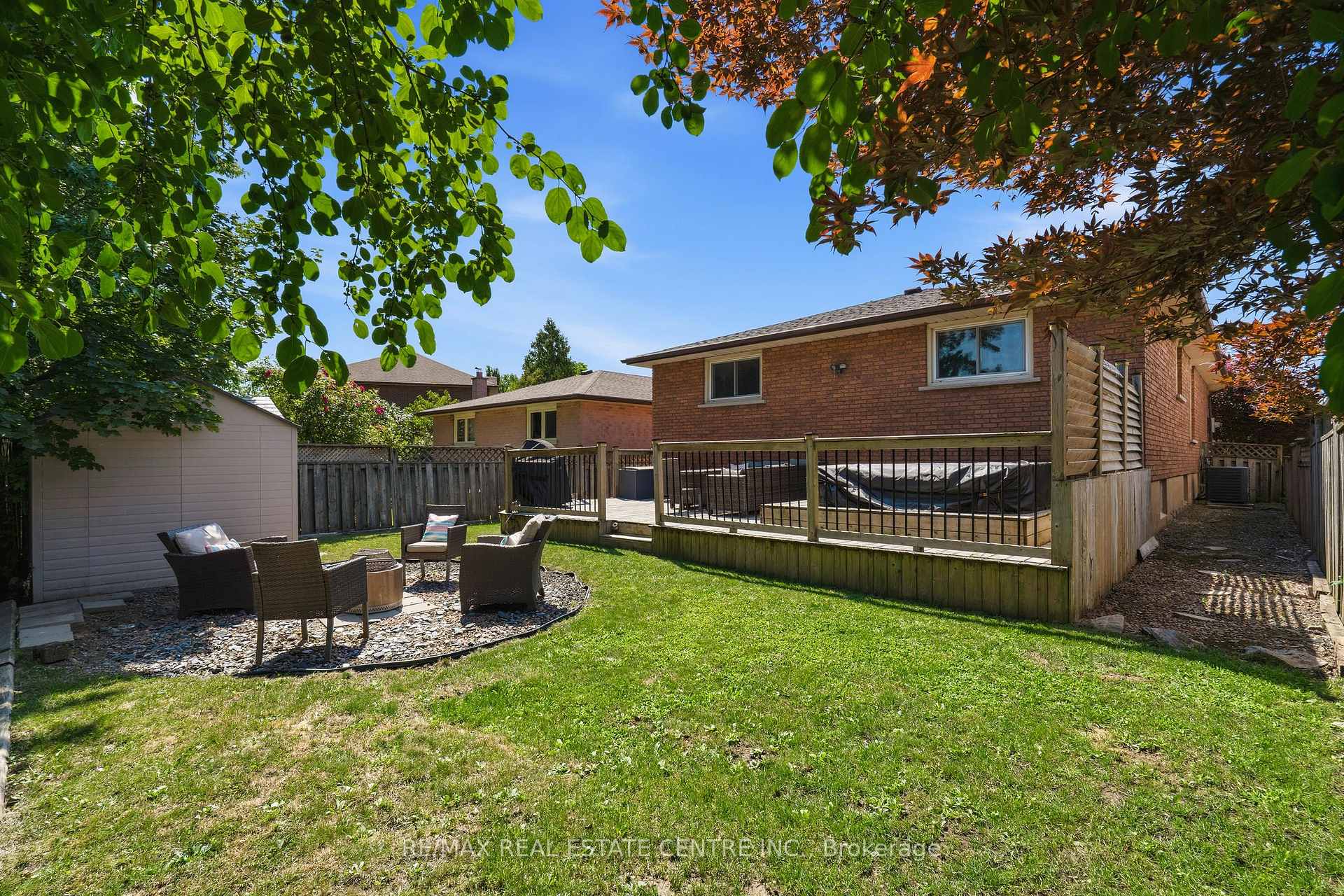 Photo 44 of 39 Trenholme Crescent, Hamilton, Trenholme — HOMEH