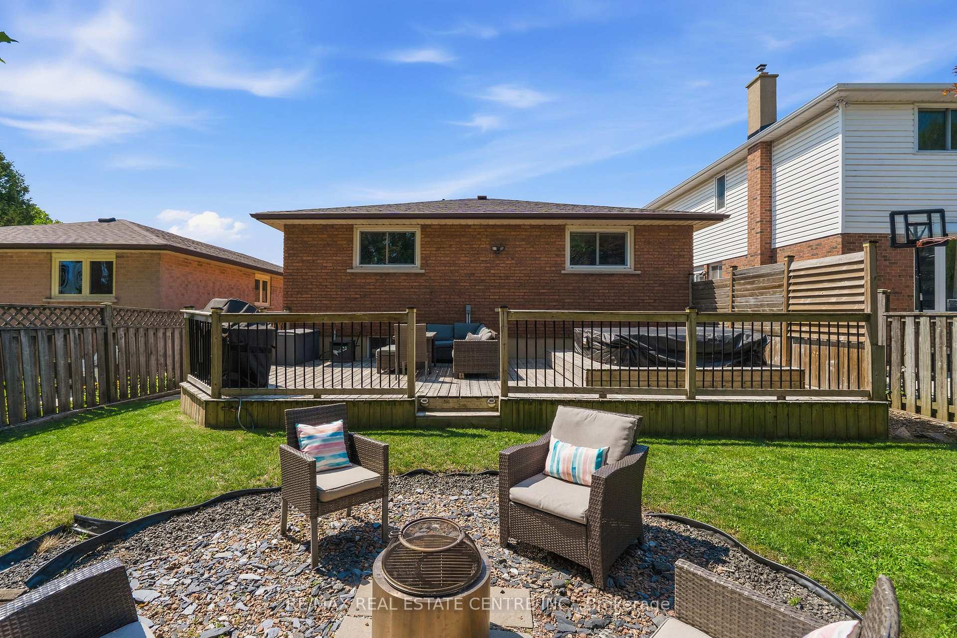 Photo 45 of 39 Trenholme Crescent, Hamilton, Trenholme — HOMEH