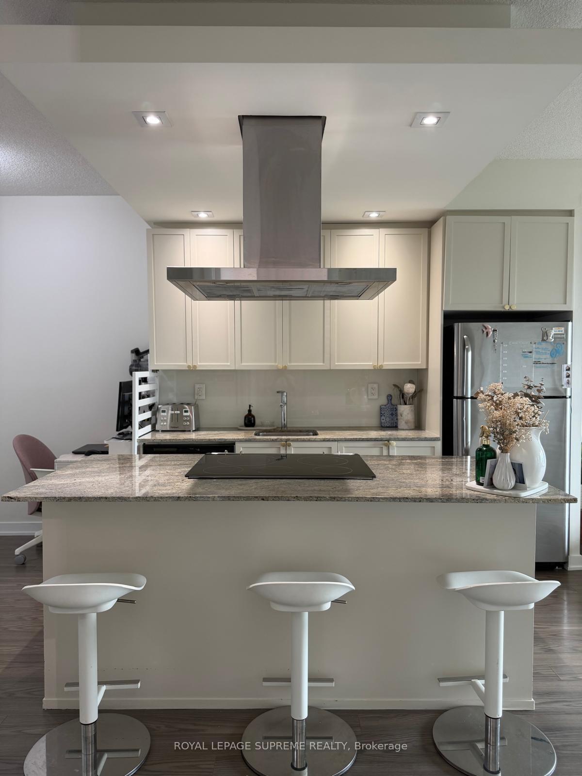 Photo 5 of Unit 1429, 165 Legion Road, Etobicoke, Mimico — HOMEH