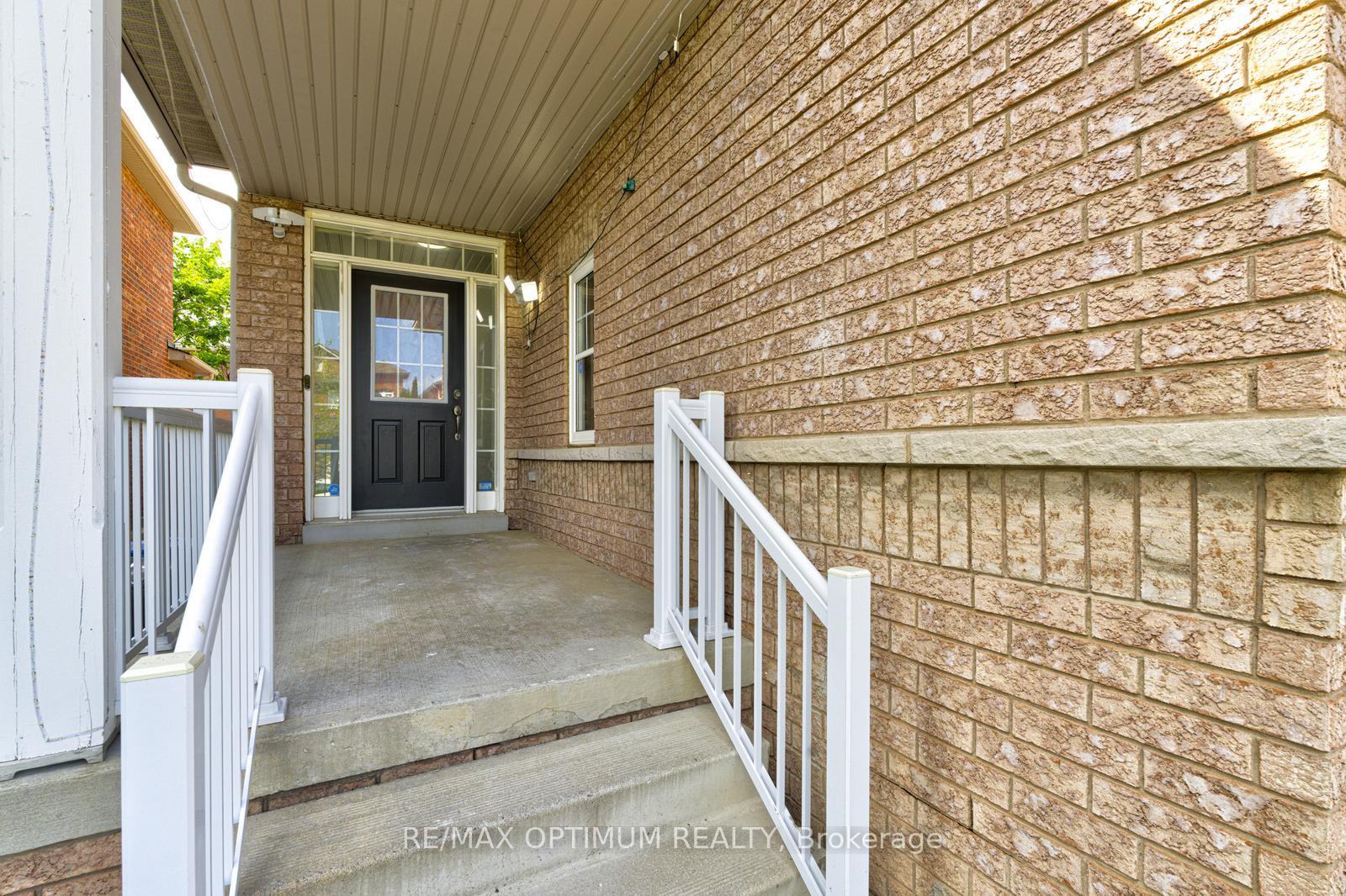 Photo 5 of 118 Nathaniel Crescent, Brampton, Bram West — HOMEH
