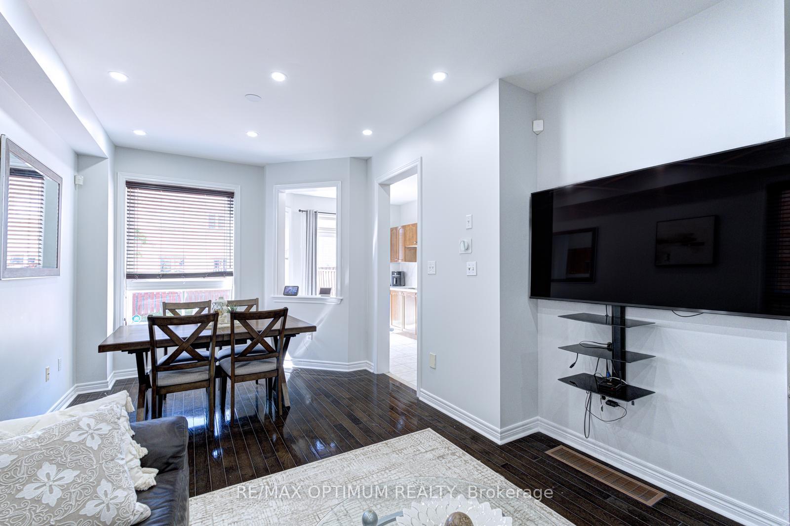 Photo 12 of 118 Nathaniel Crescent, Brampton, Bram West — HOMEH