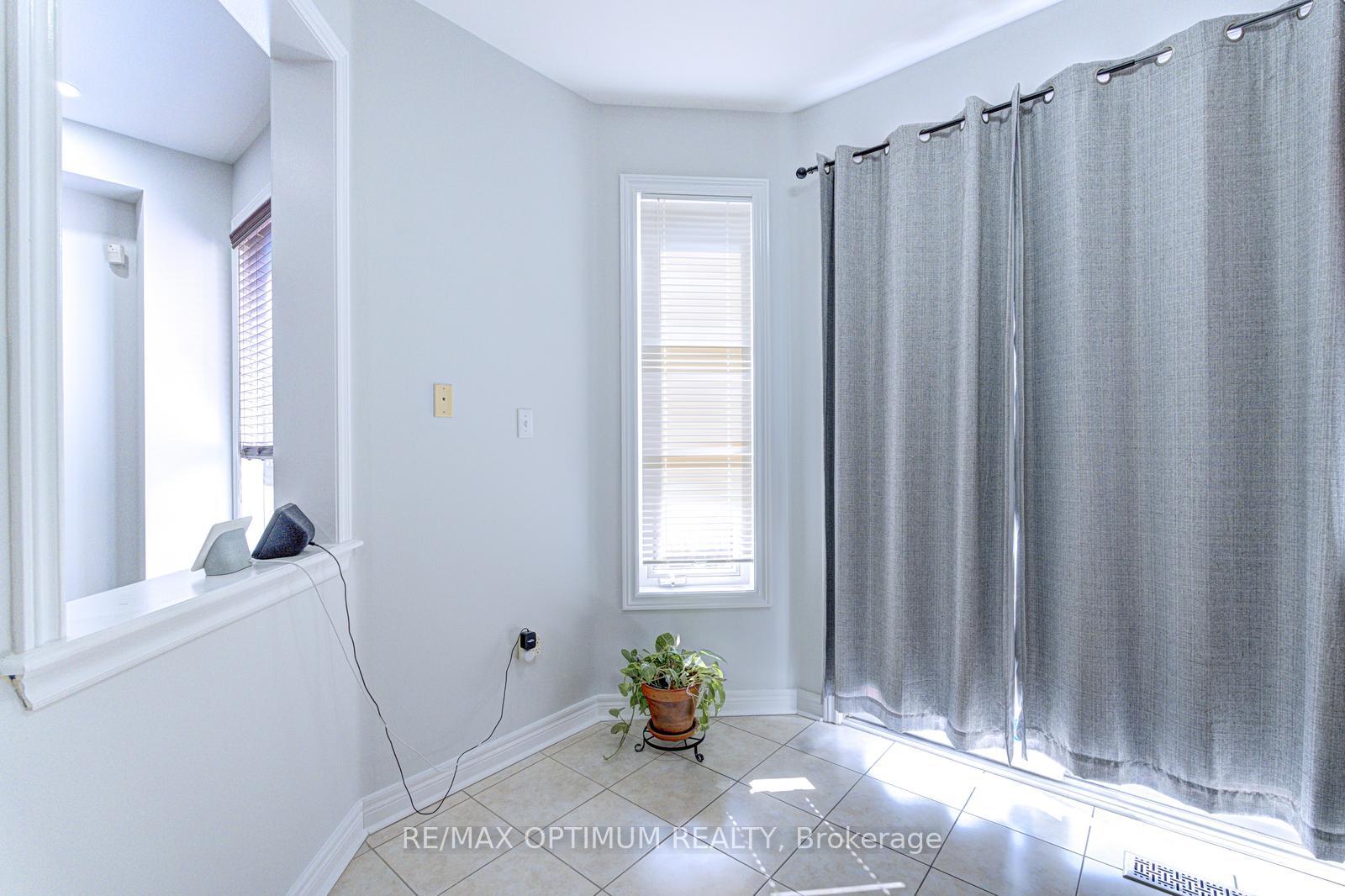 Photo 19 of 118 Nathaniel Crescent, Brampton, Bram West — HOMEH