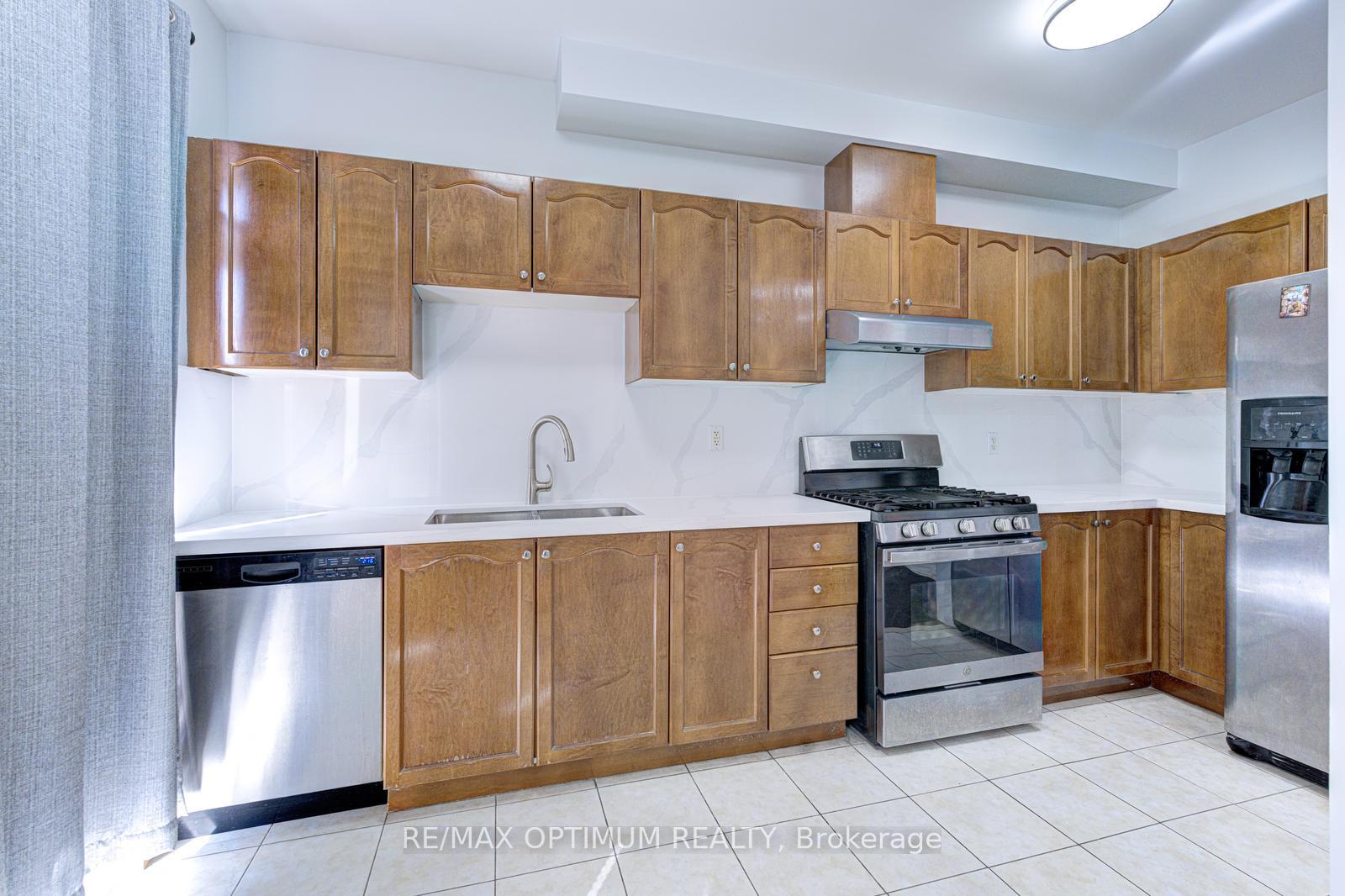 Photo 20 of 118 Nathaniel Crescent, Brampton, Bram West — HOMEH