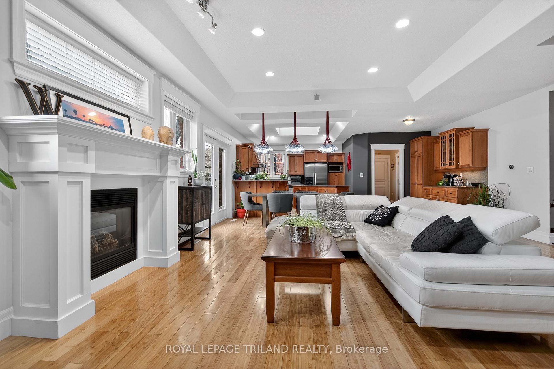 Photo 7 of 24 Earlscourt Terrace, Middlesex Centre, Kilworth — HOMEH