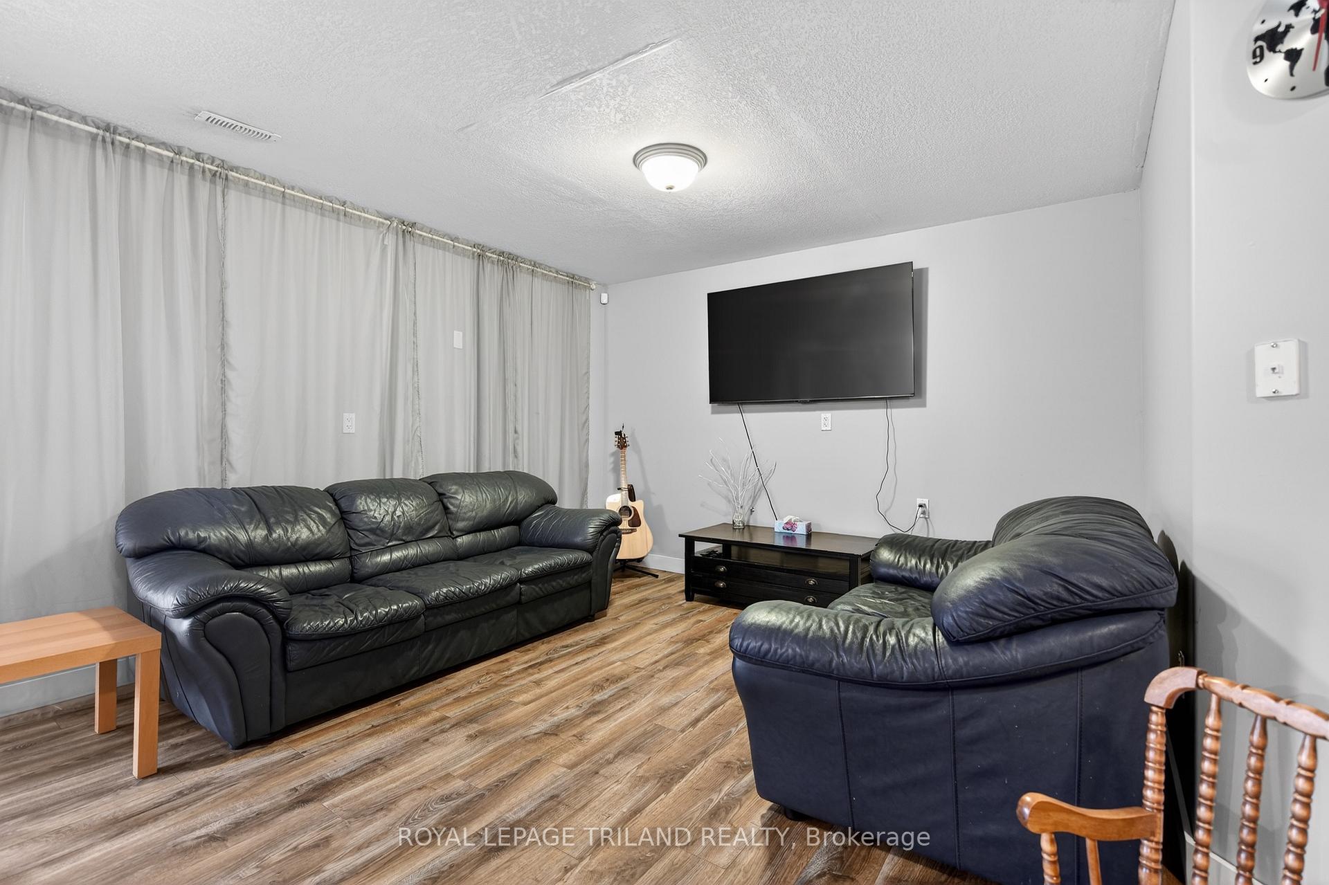 Photo 23 of 24 Earlscourt Terrace, Middlesex Centre, Kilworth — HOMEH