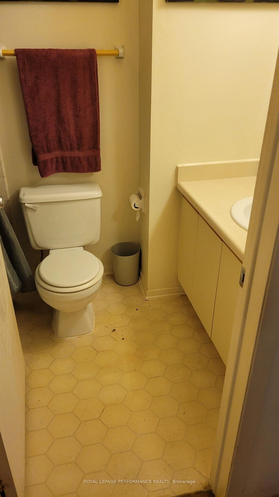 Photo 5 of Unit 109, 212 Viewmount Drive, Ottawa, Borden Farm/Stewart Farm/Carleton Heights/Parkwood Hills — HOMEH