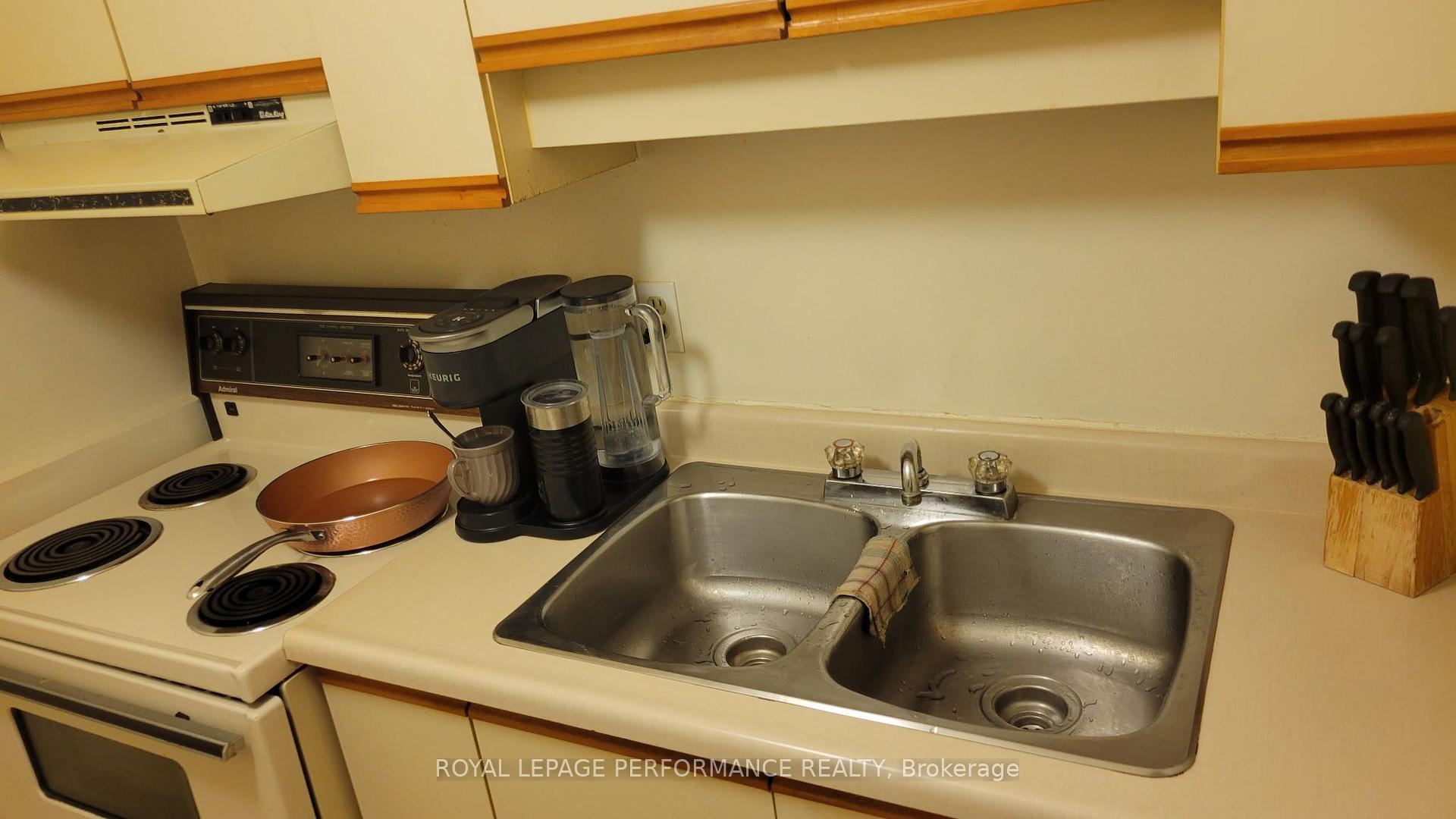 Photo 8 of Unit 109, 212 Viewmount Drive, Ottawa, Borden Farm/Stewart Farm/Carleton Heights/Parkwood Hills — HOMEH
