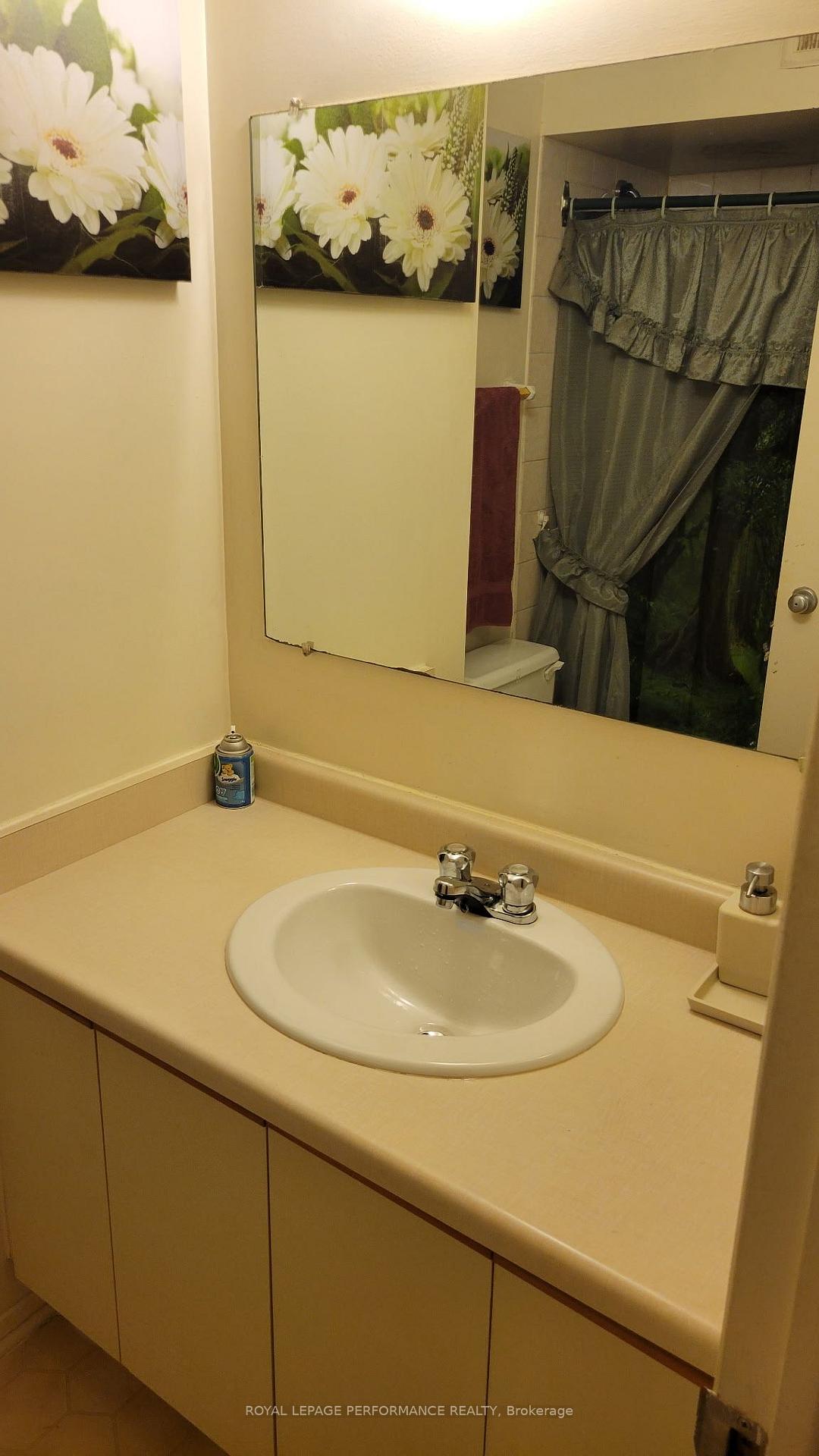 Photo 9 of Unit 109, 212 Viewmount Drive, Ottawa, Borden Farm/Stewart Farm/Carleton Heights/Parkwood Hills — HOMEH