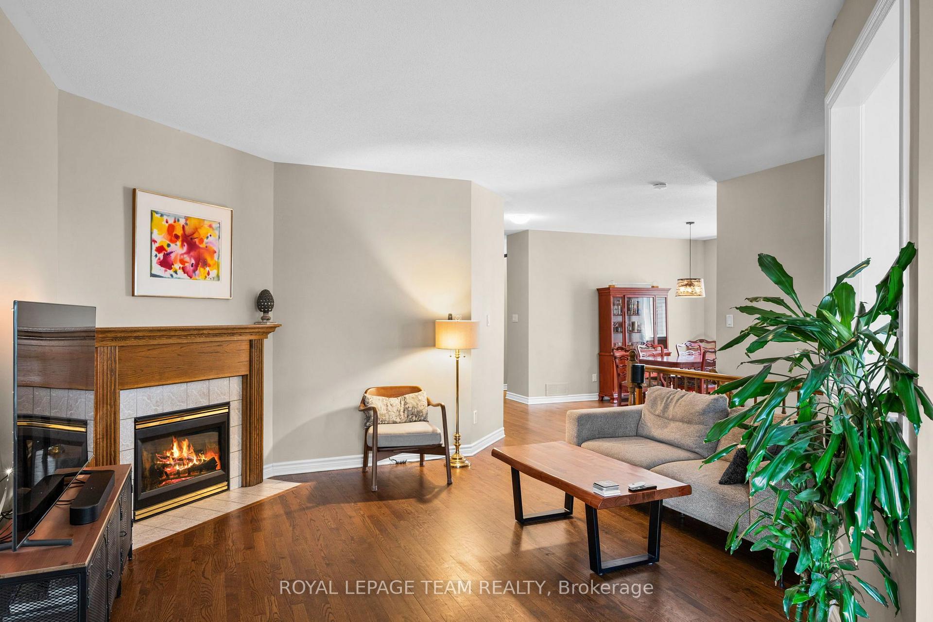 Photo 26 of 32 Trump Avenue, Ottawa, Central Park — HOMEH