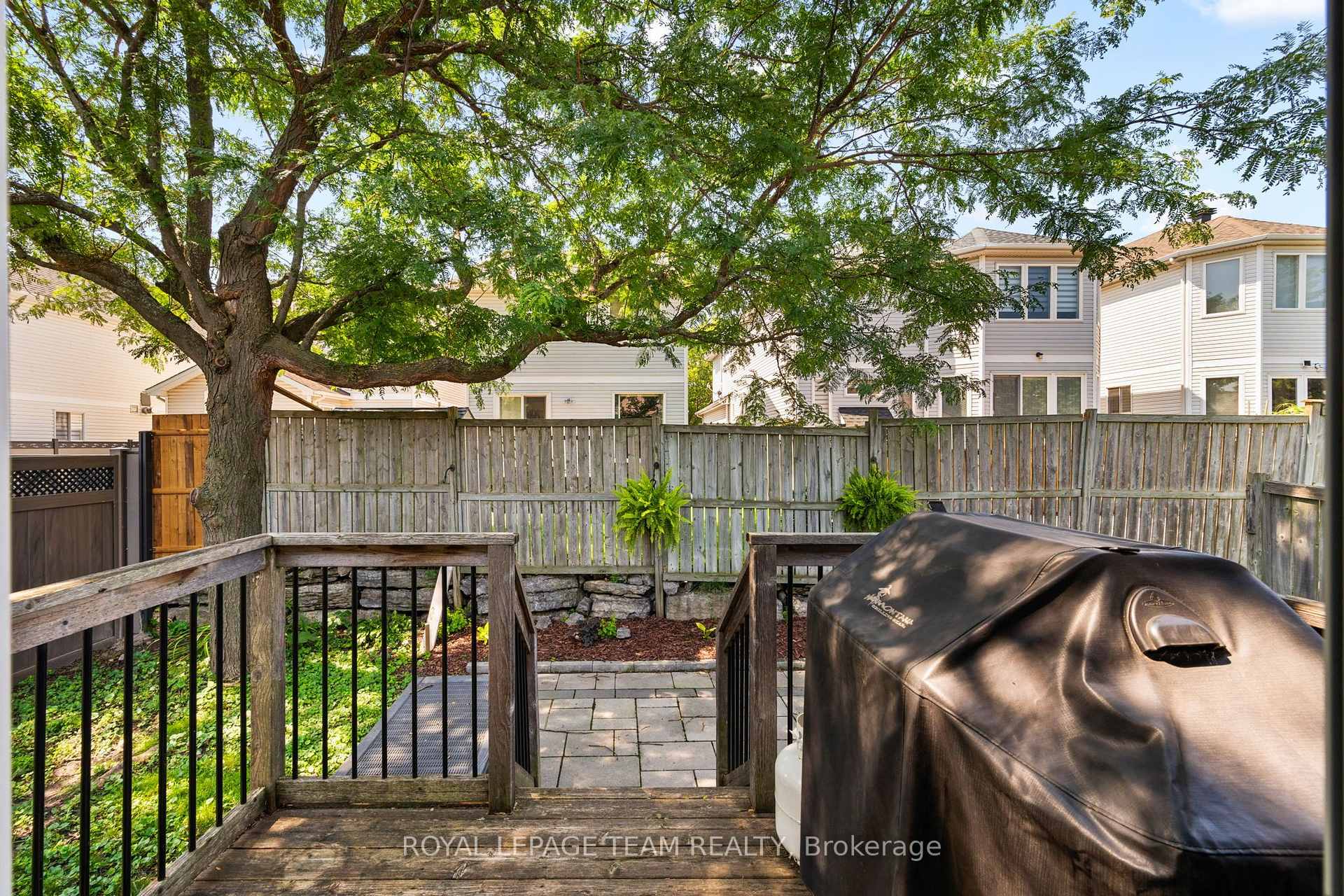 Photo 38 of 32 Trump Avenue, Ottawa, Central Park — HOMEH