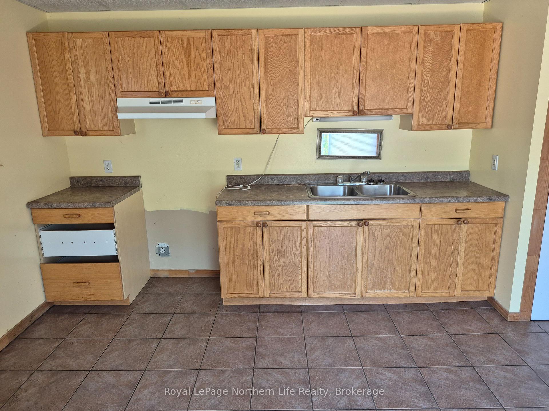 Photo 2 of 460 Earl Street, Mattawa — HOMEH