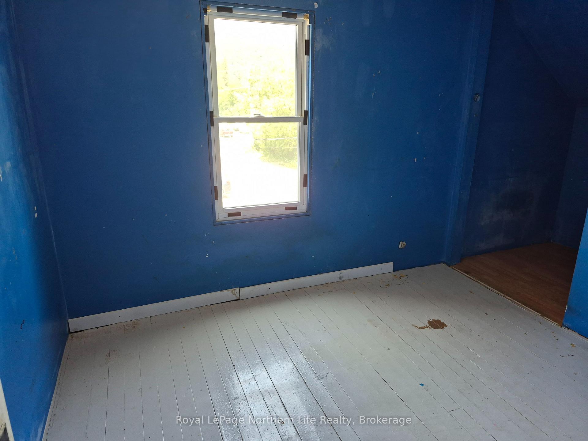 Photo 7 of 460 Earl Street, Mattawa — HOMEH