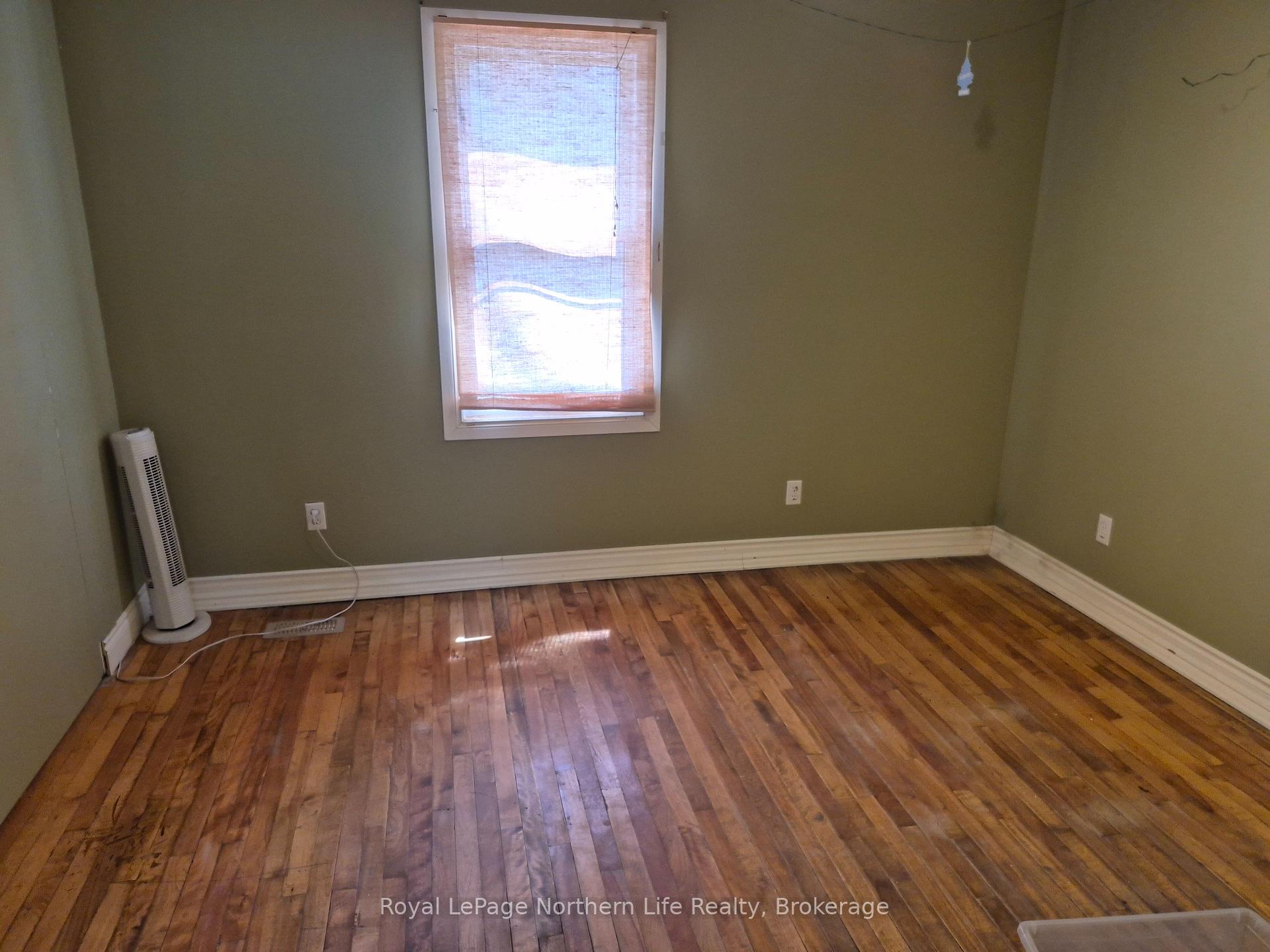 Photo 9 of 460 Earl Street, Mattawa — HOMEH