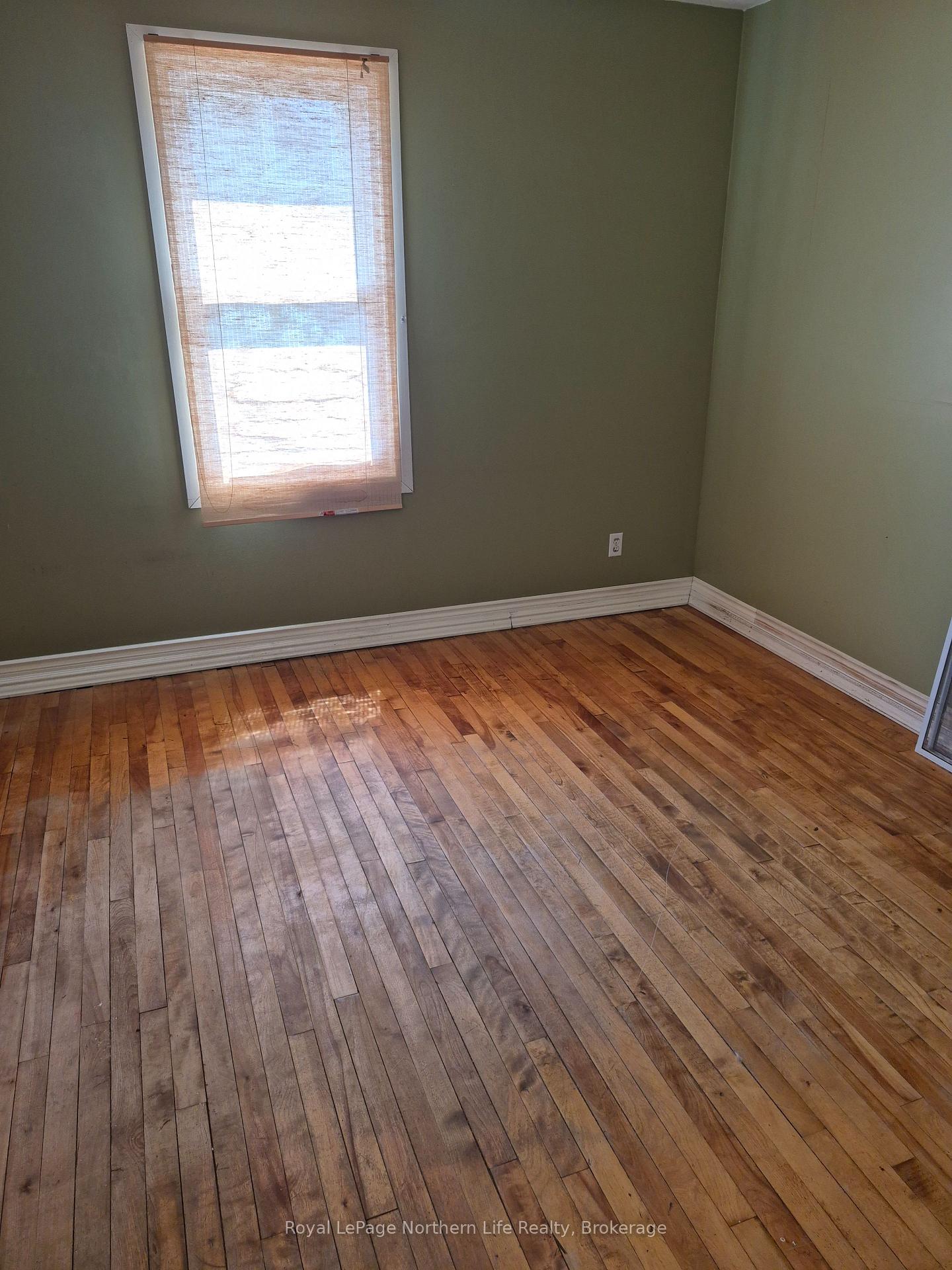 Photo 10 of 460 Earl Street, Mattawa — HOMEH