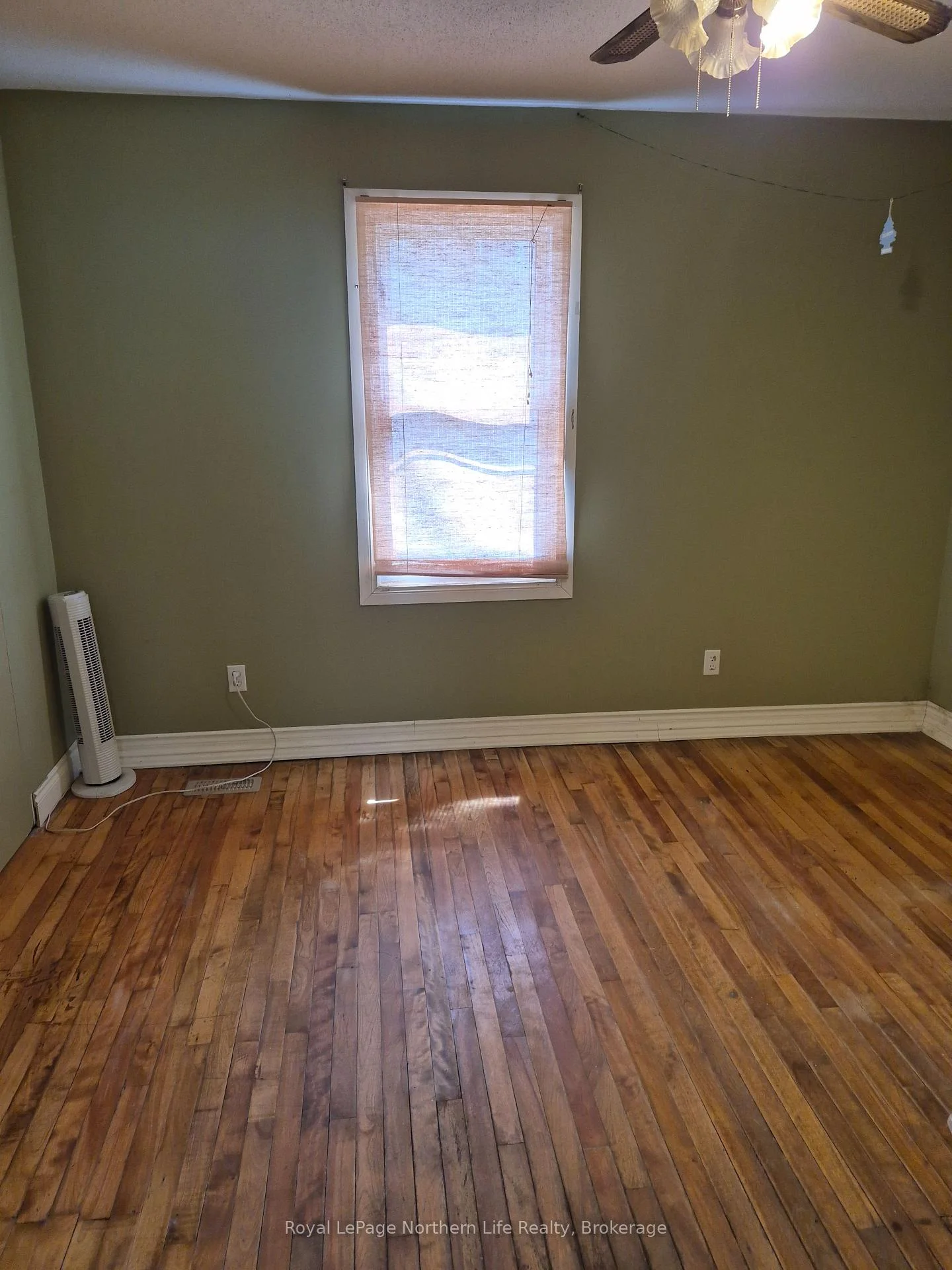 Photo 12 of 460 Earl Street, Mattawa — HOMEH