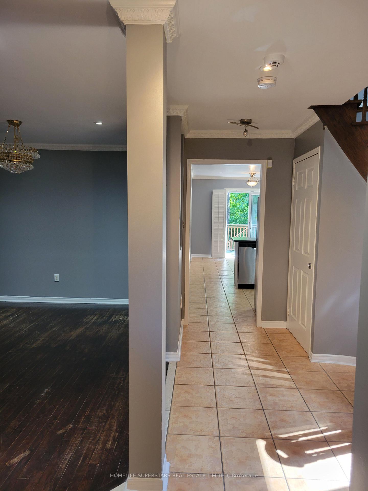 Photo 3 of 3784 Forest Bluff Crescent, Mississauga, Lisgar — HOMEH