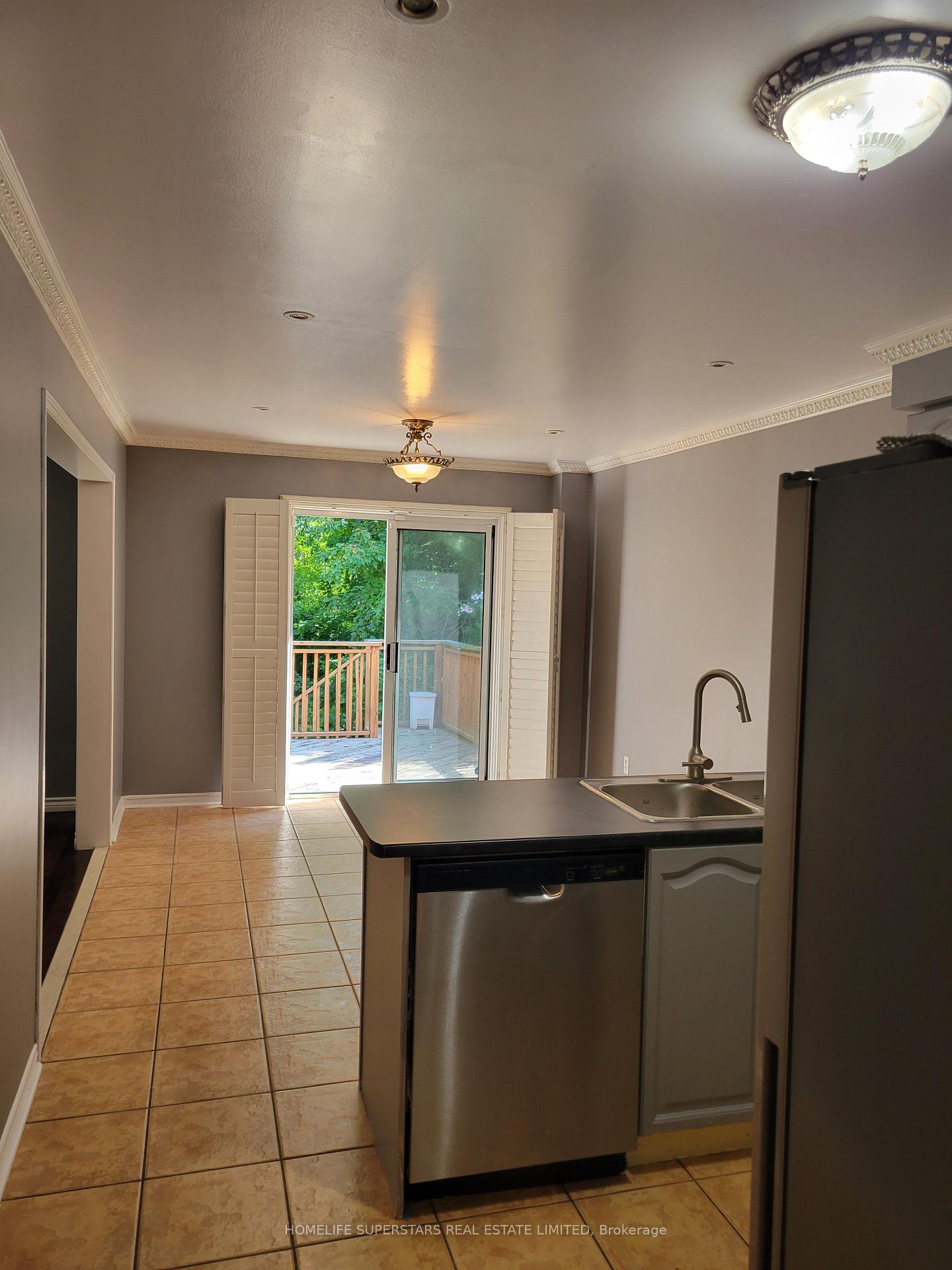 Photo 8 of 3784 Forest Bluff Crescent, Mississauga, Lisgar — HOMEH