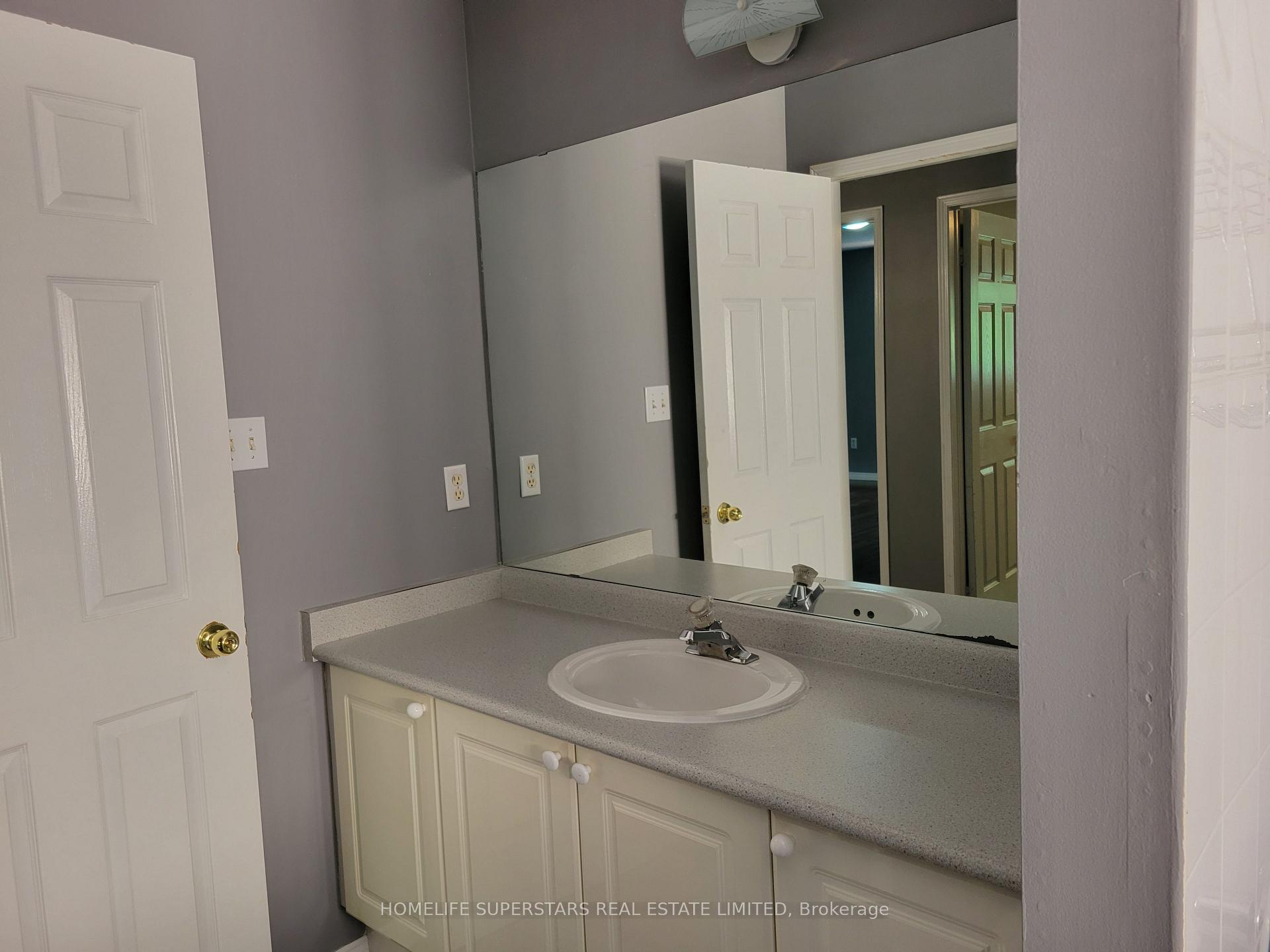 Photo 17 of 3784 Forest Bluff Crescent, Mississauga, Lisgar — HOMEH