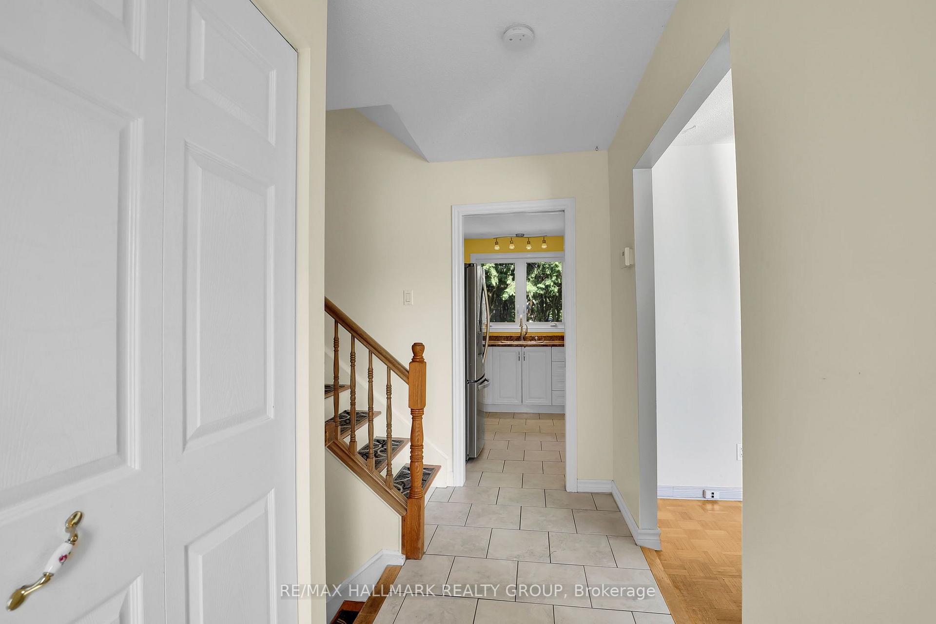 Photo 7 of 45 Larkin Drive, Ottawa, Barrhaven - Pheasant Run — HOMEH