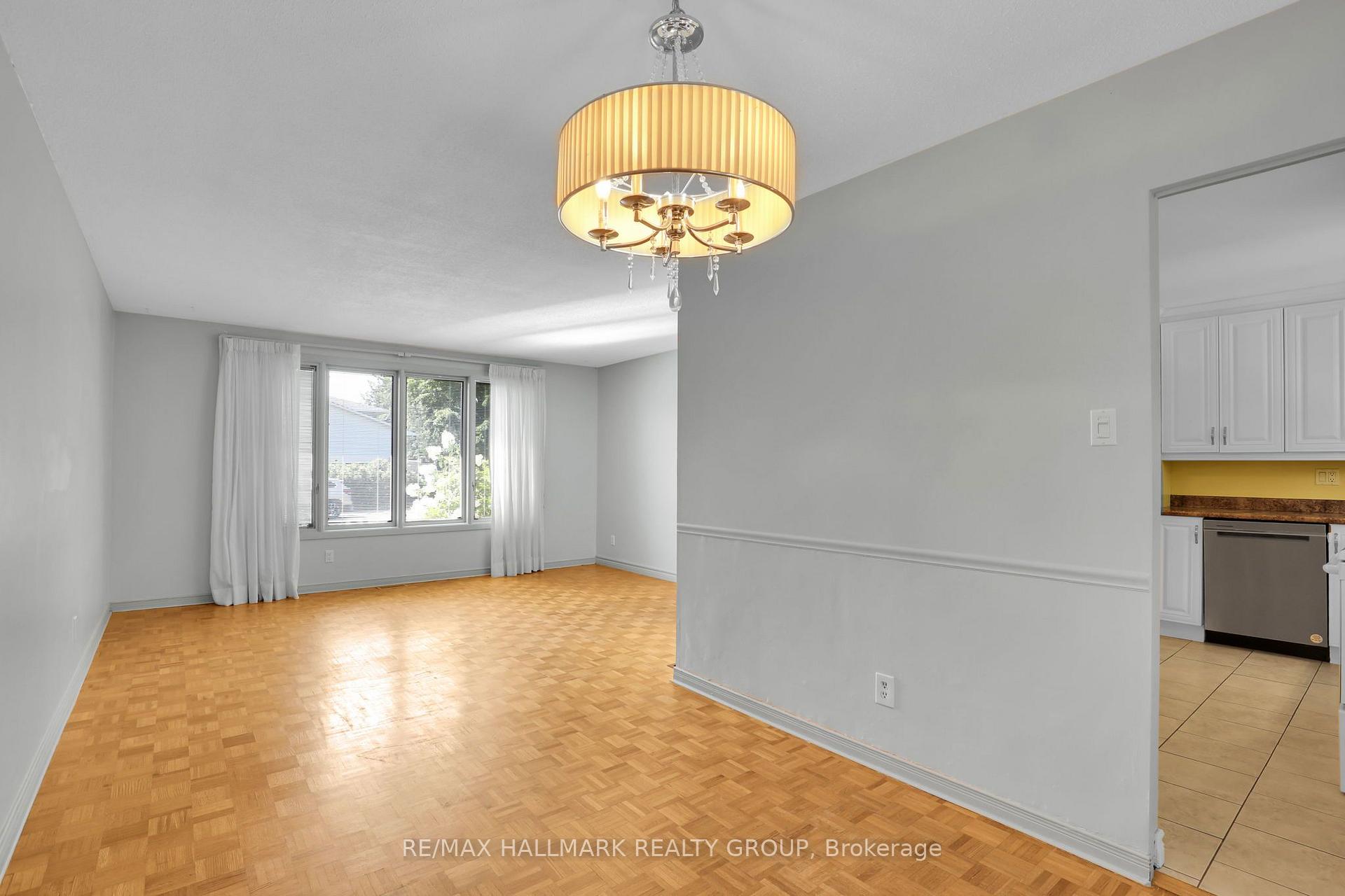 Photo 8 of 45 Larkin Drive, Ottawa, Barrhaven - Pheasant Run — HOMEH