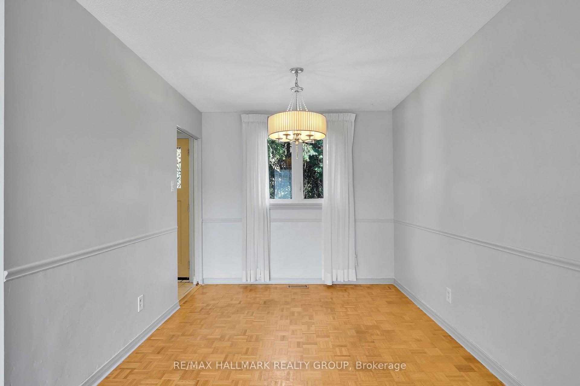 Photo 12 of 45 Larkin Drive, Ottawa, Barrhaven - Pheasant Run — HOMEH