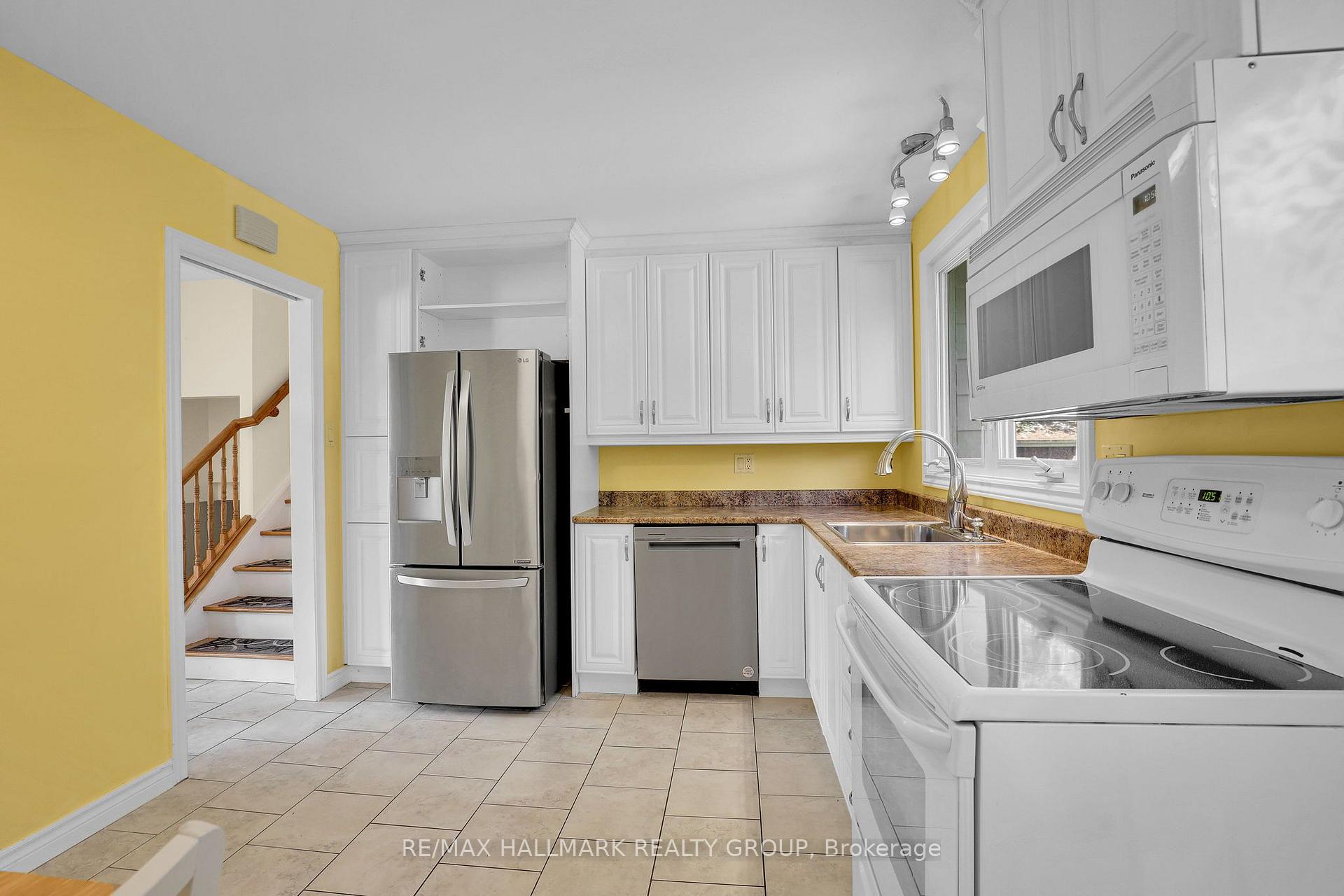 Photo 16 of 45 Larkin Drive, Ottawa, Barrhaven - Pheasant Run — HOMEH