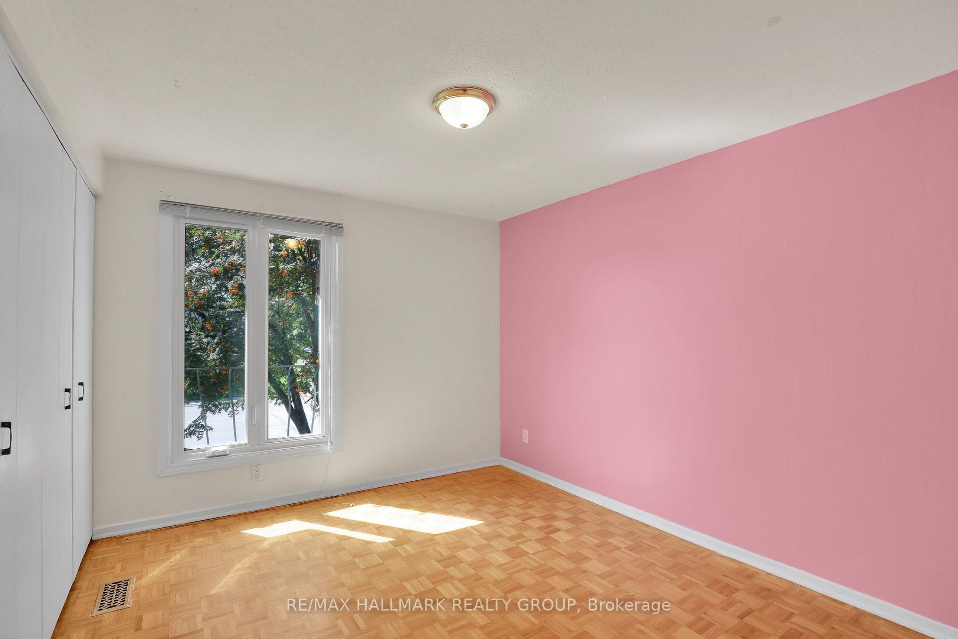 Photo 18 of 45 Larkin Drive, Ottawa, Barrhaven - Pheasant Run — HOMEH