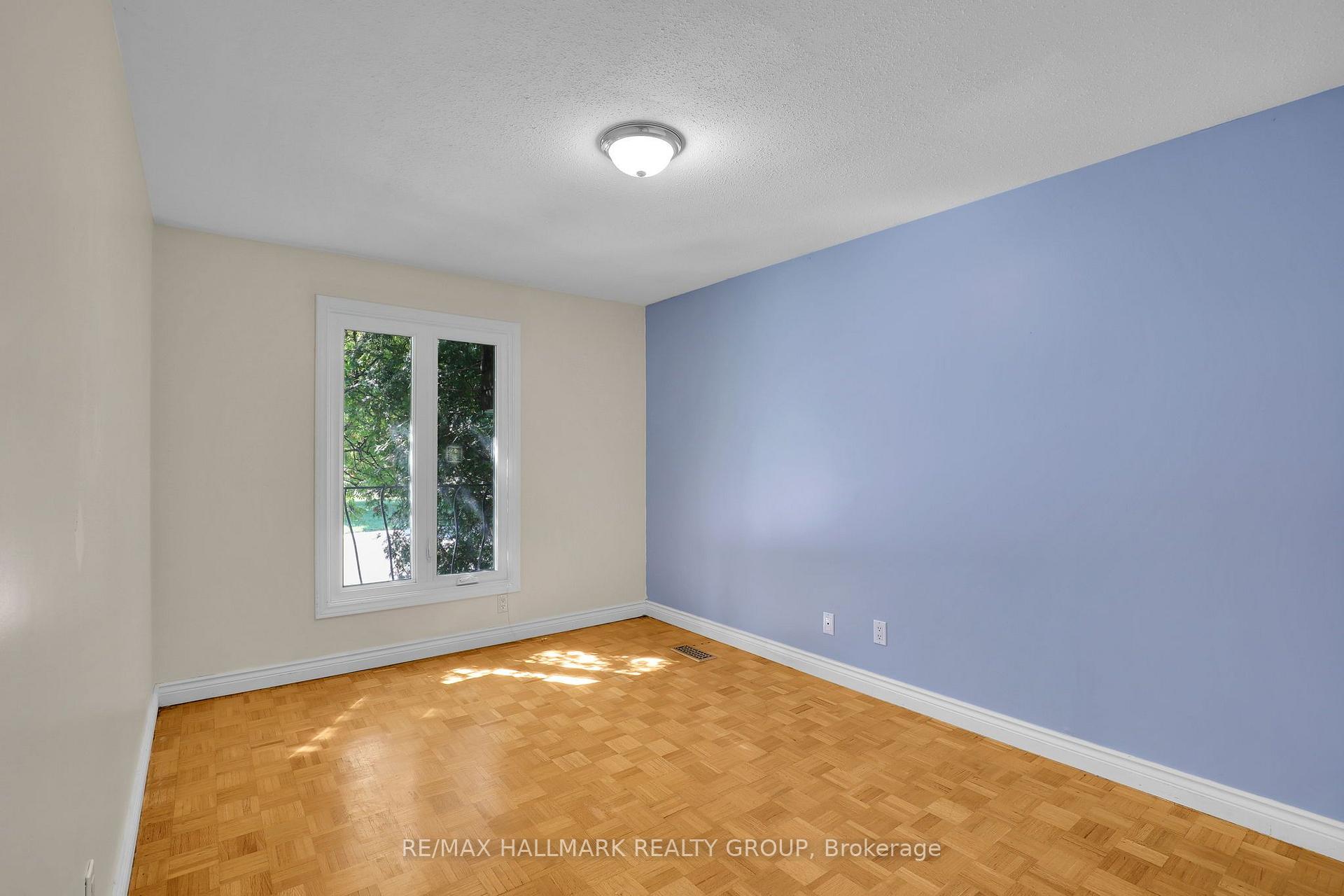 Photo 21 of 45 Larkin Drive, Ottawa, Barrhaven - Pheasant Run — HOMEH